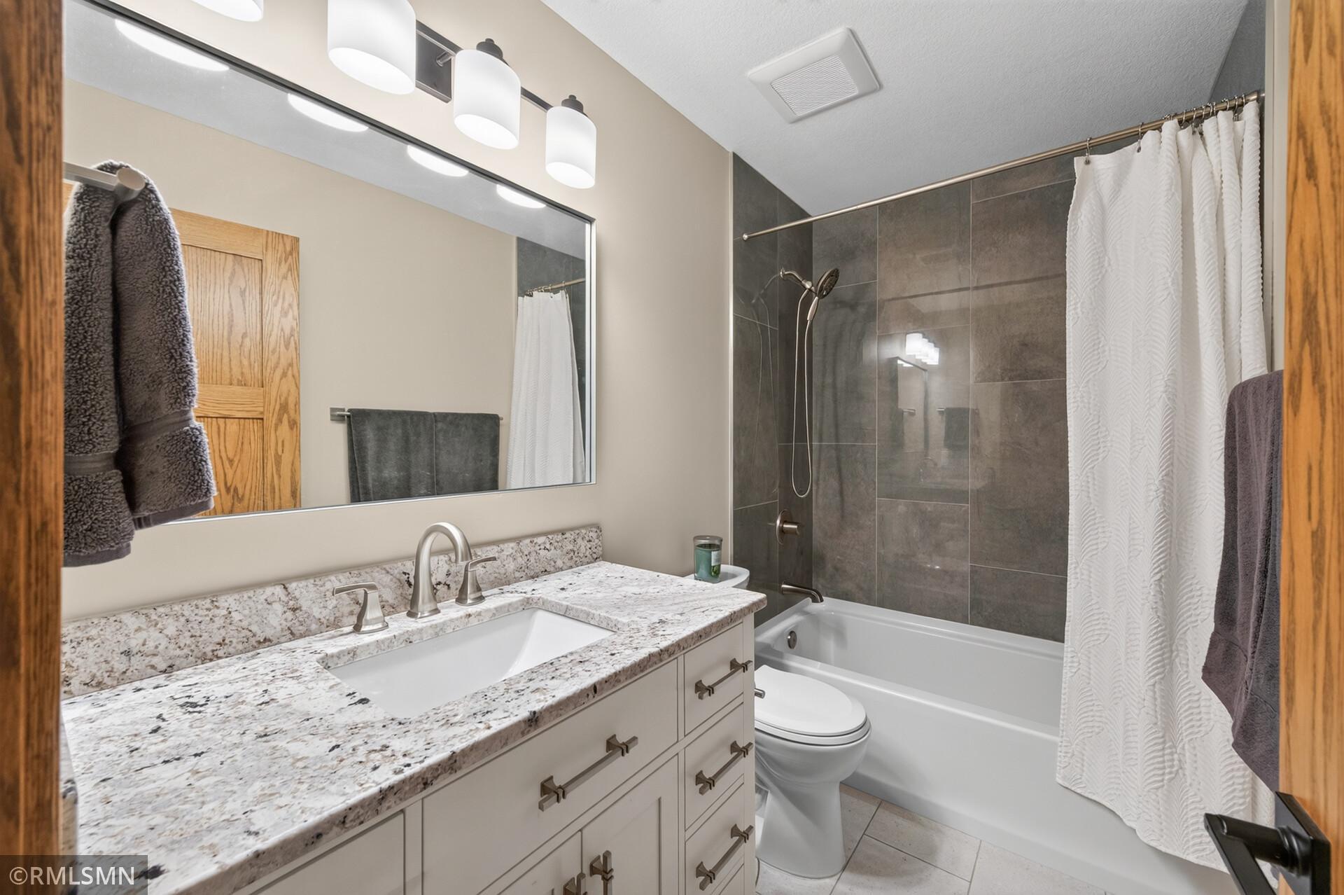 4425 Oakmede Lane