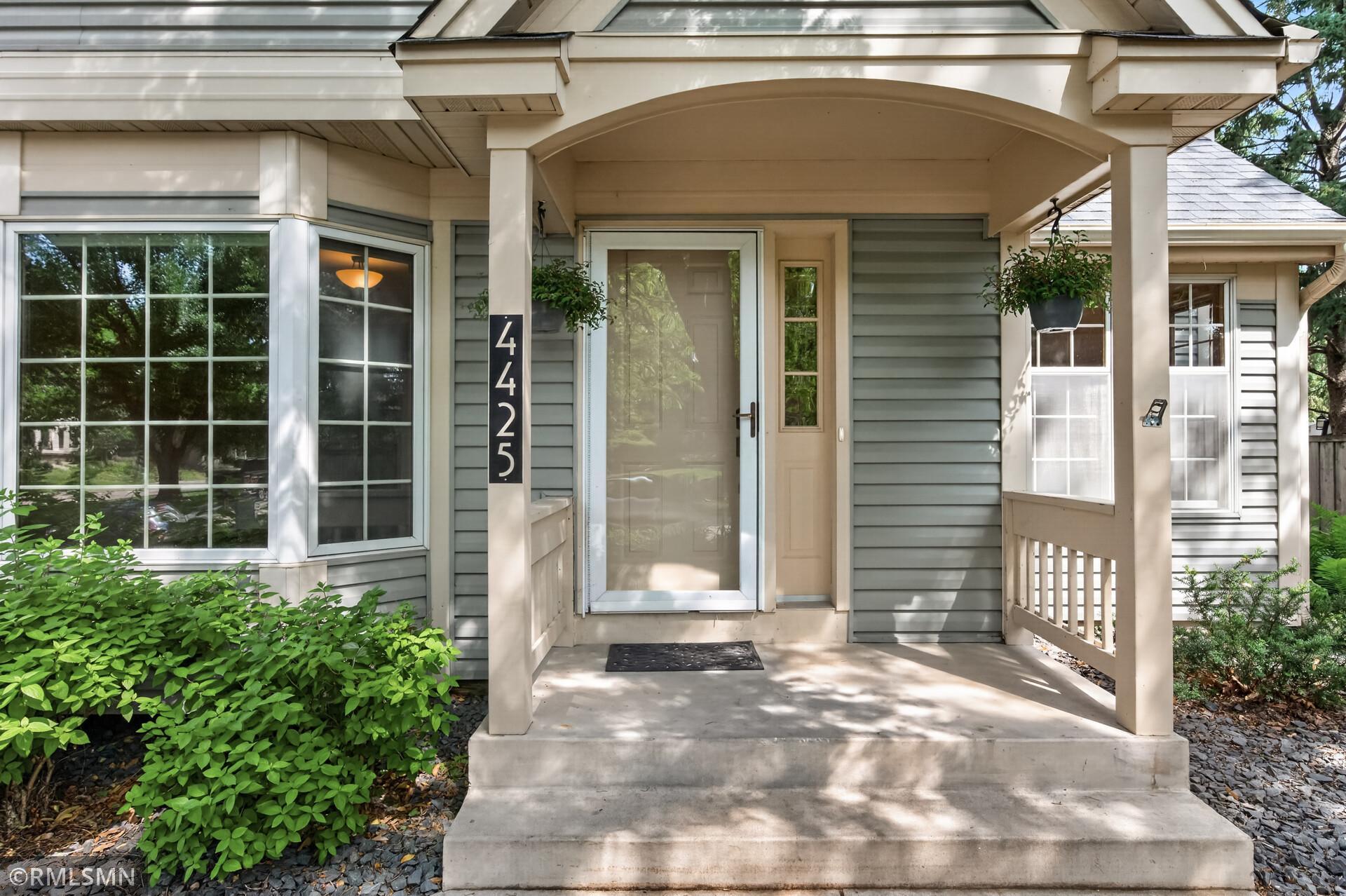 4425 Oakmede Lane