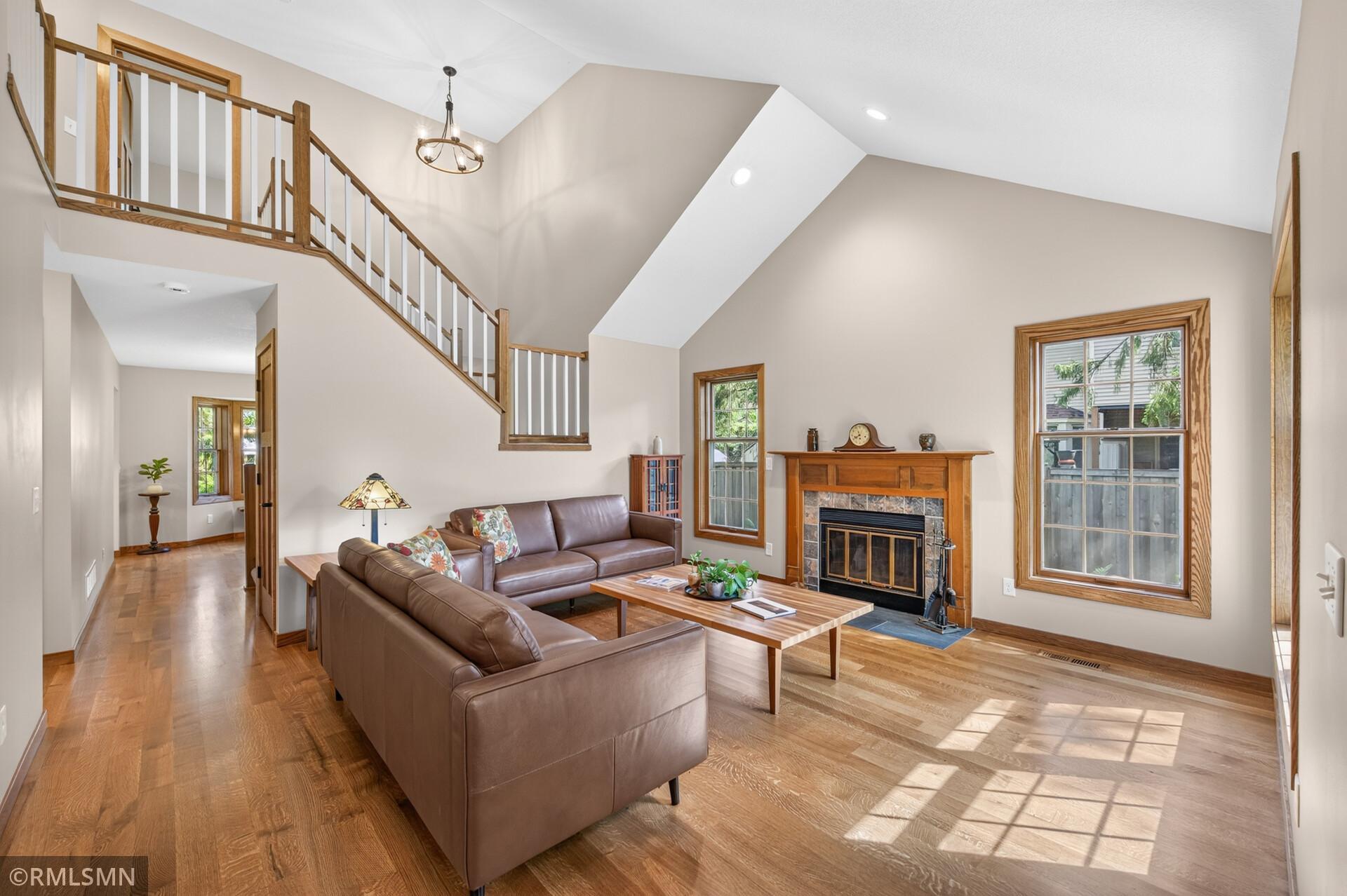 4425 Oakmede Lane