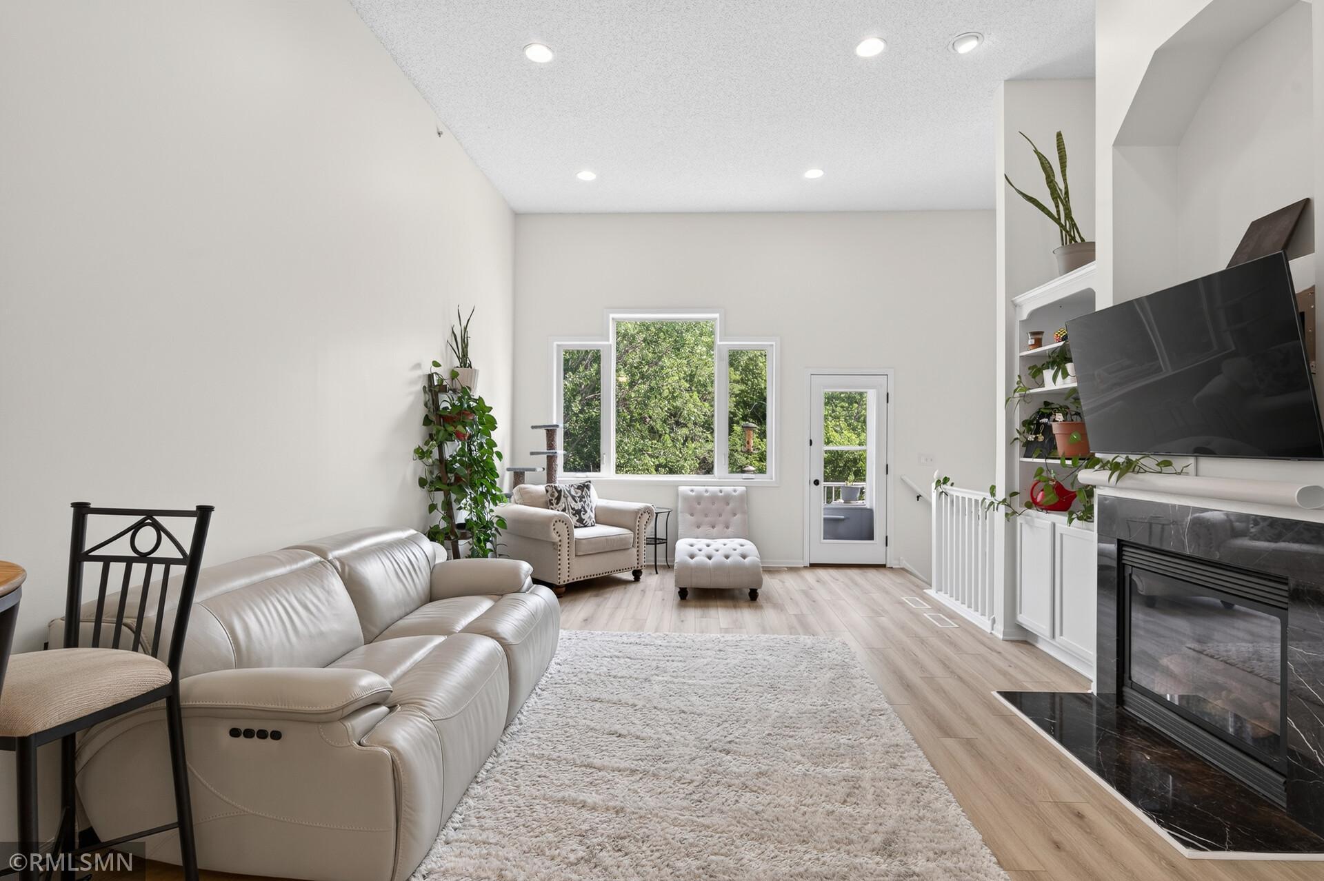 14086 Burgundy Way Unit: 1704