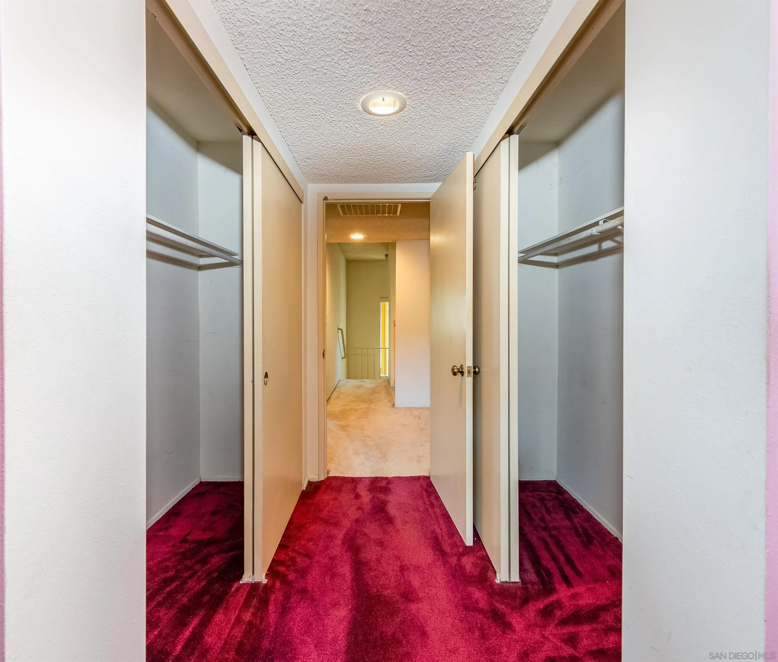 9140 Burnet Ave Unit 15