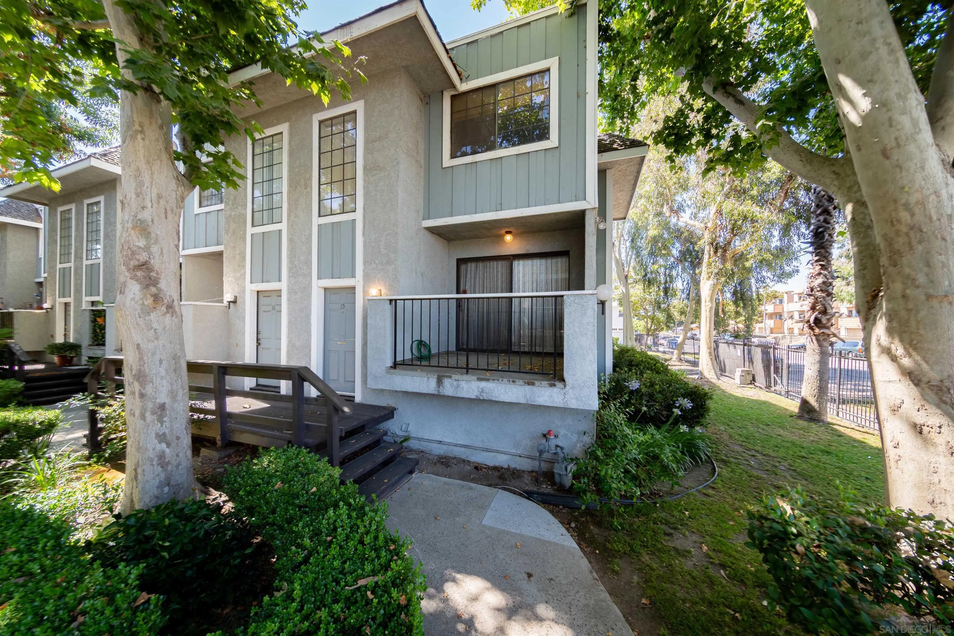9140 Burnet Ave Unit 15