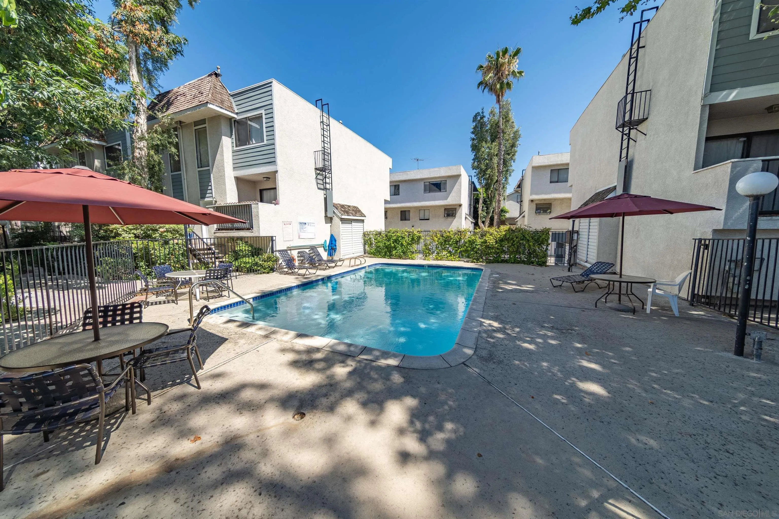 9140 Burnet Ave Unit 15