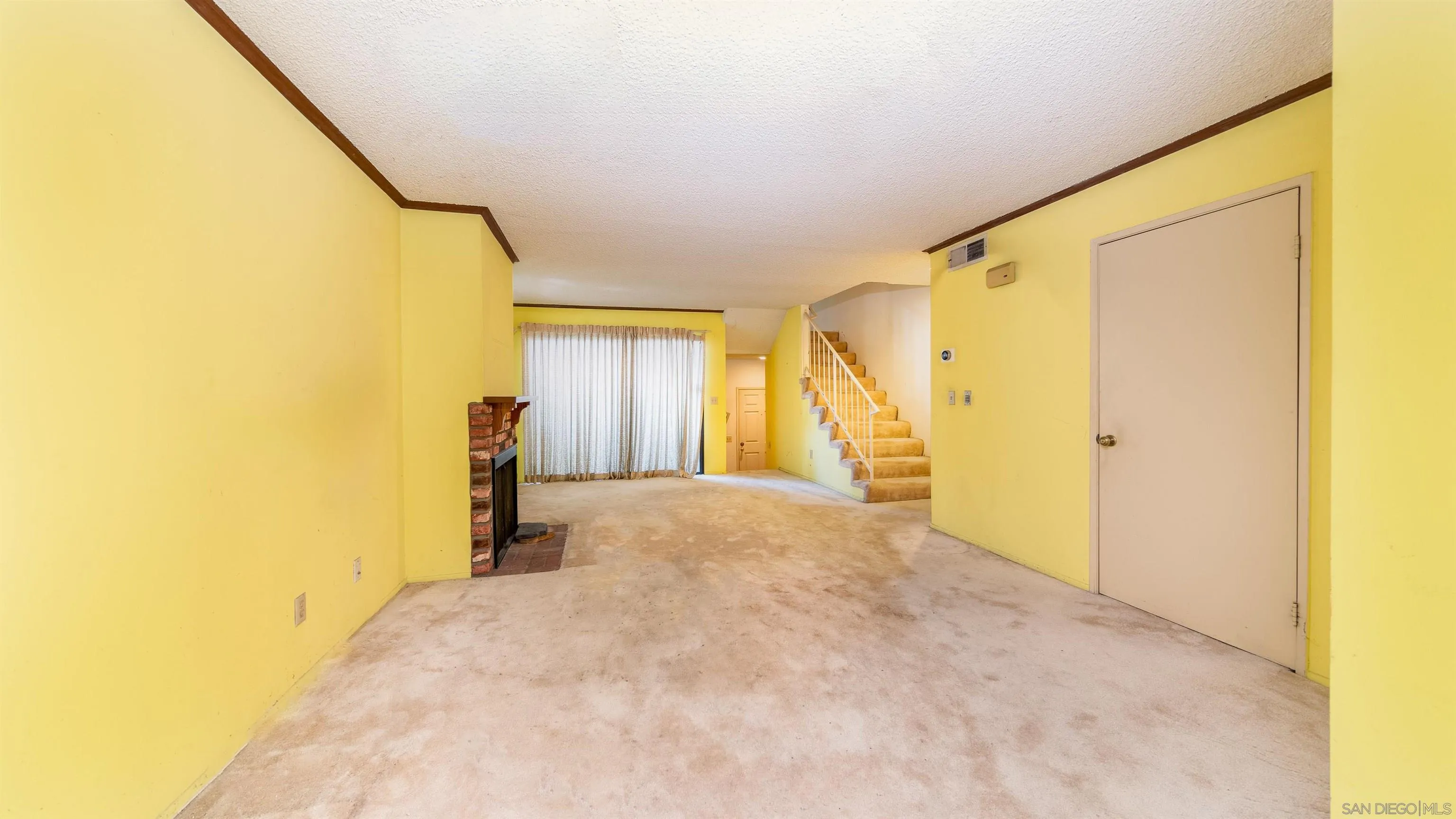 9140 Burnet Ave Unit 15