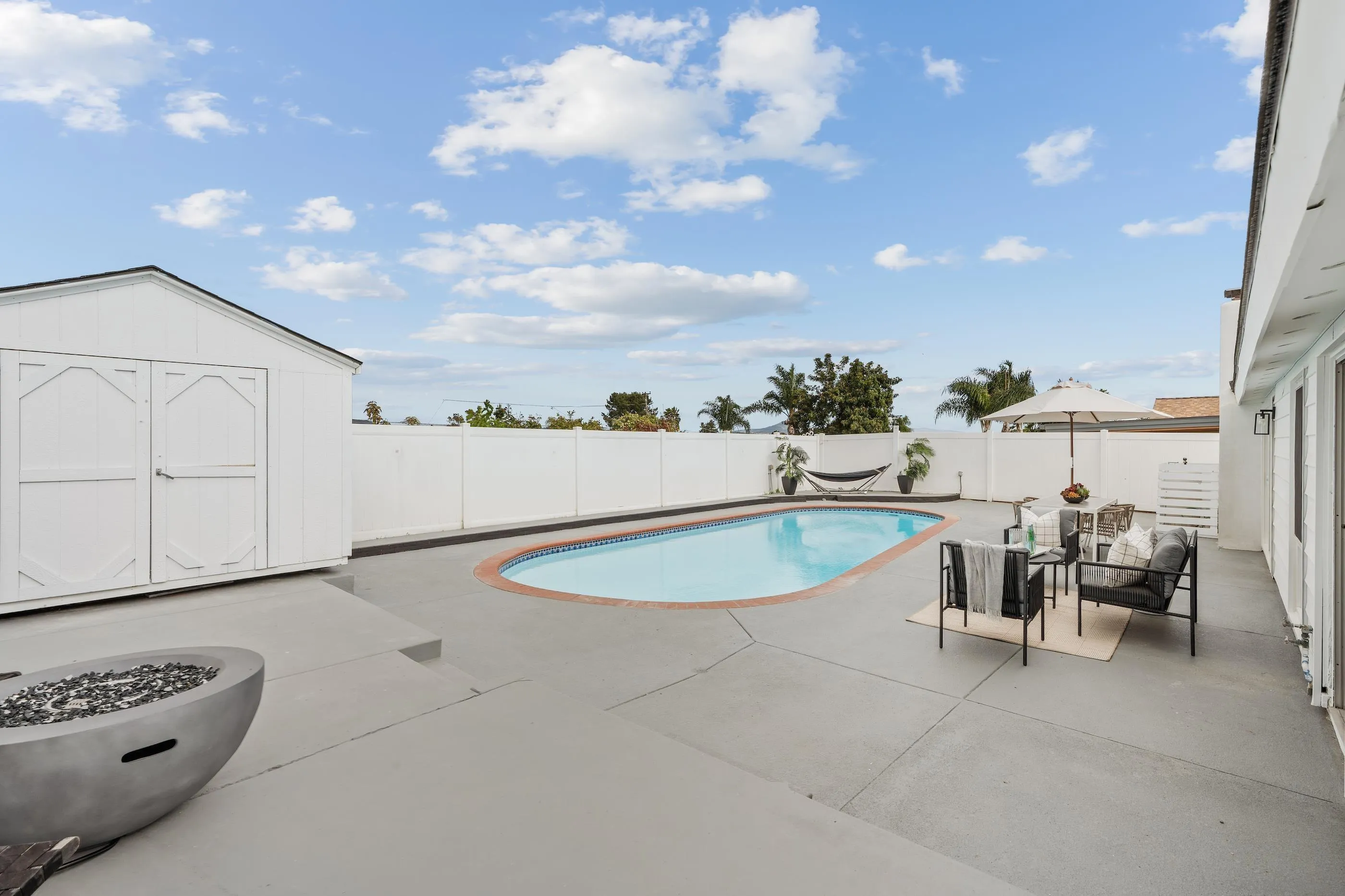 3355 Lockwood Dr