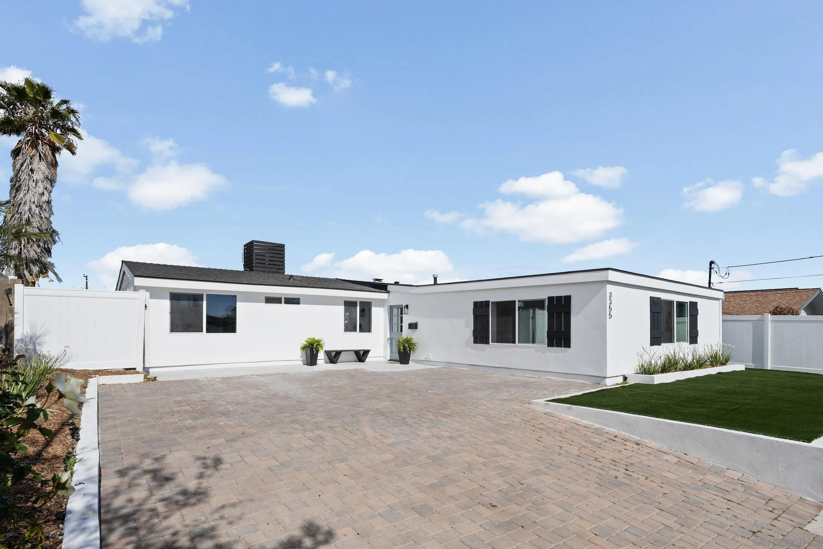 3355 Lockwood Dr