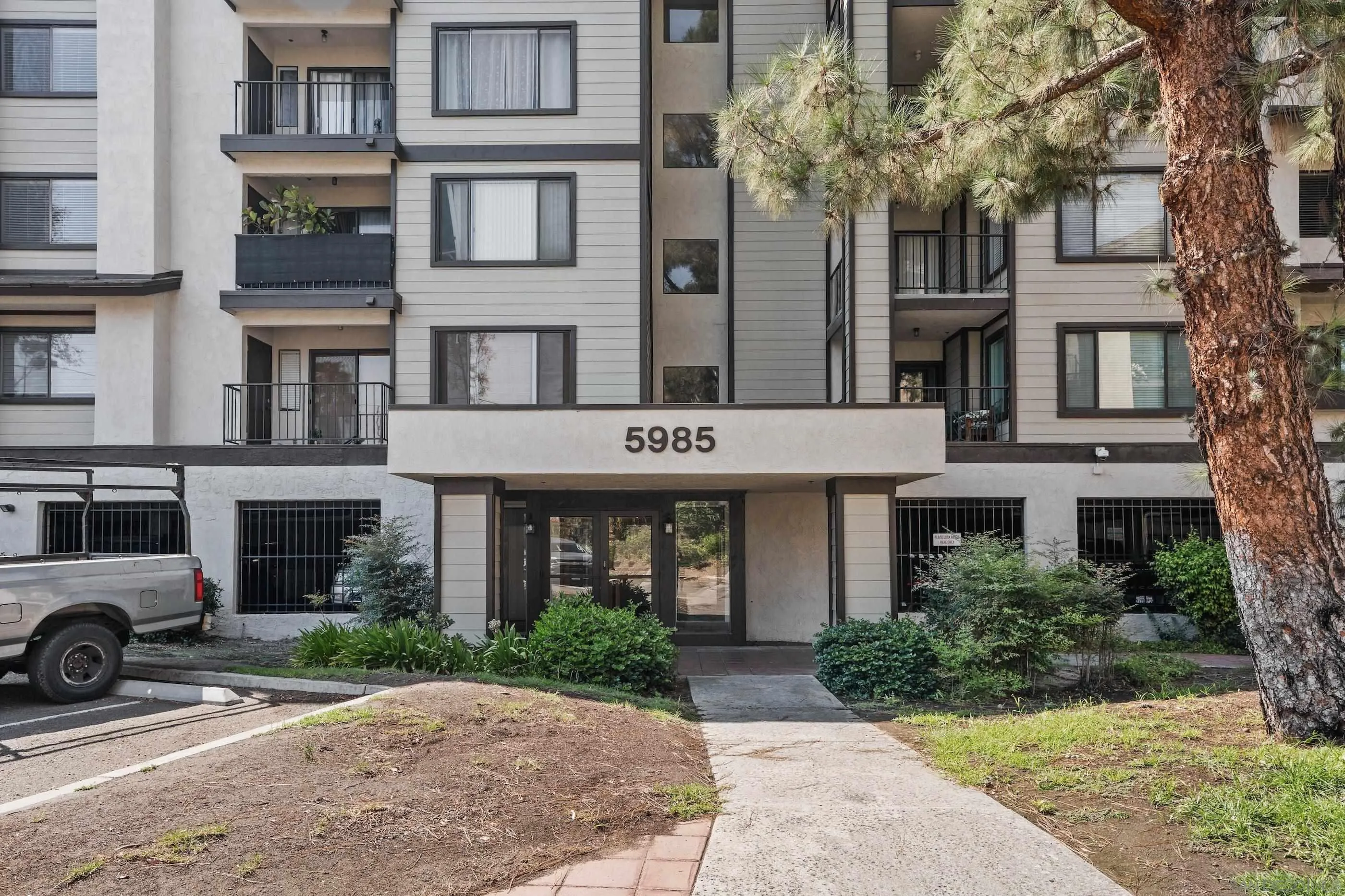 5985 Dandridge Ln Unit 103