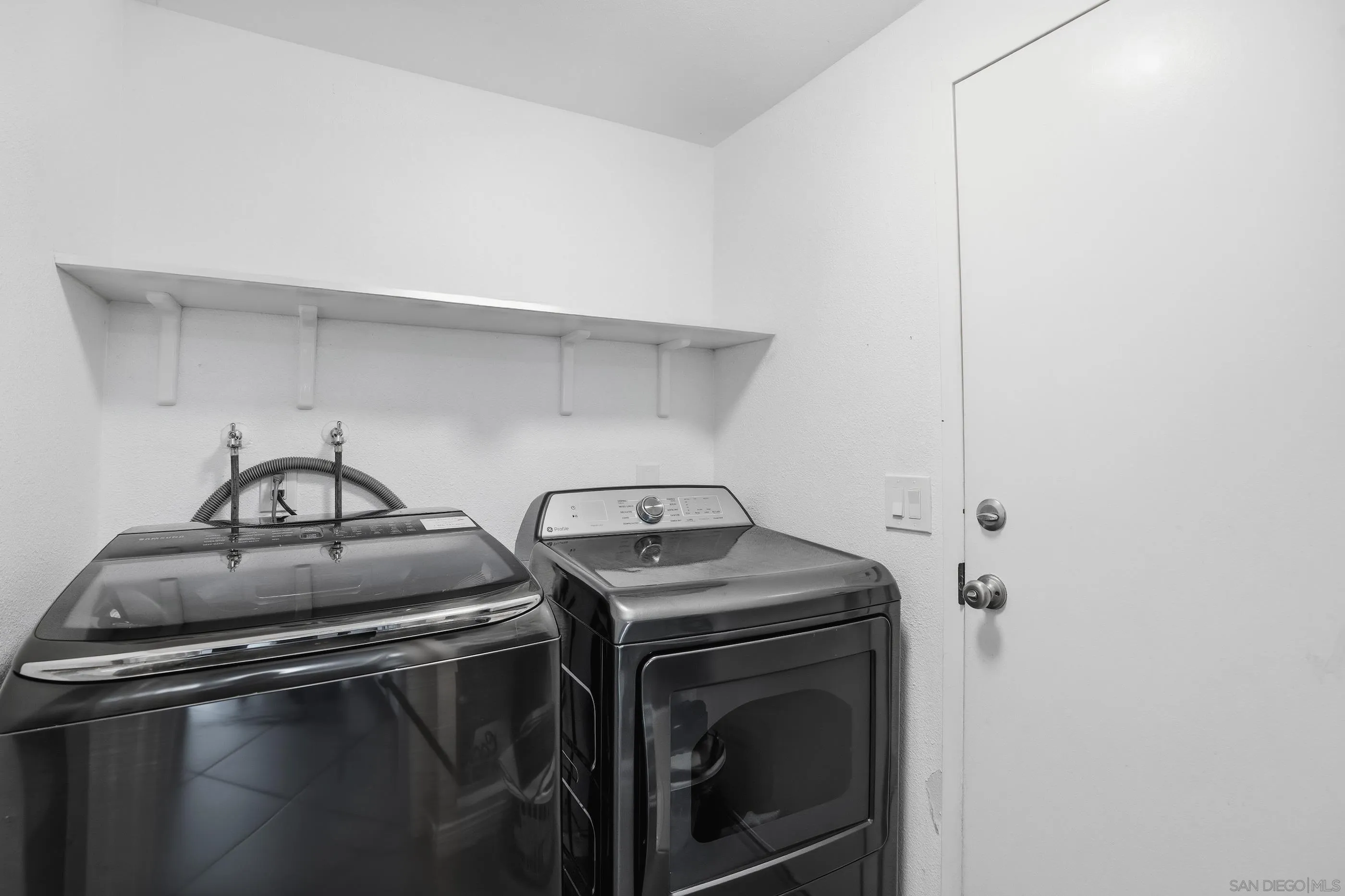 803 Shelter Cove Way