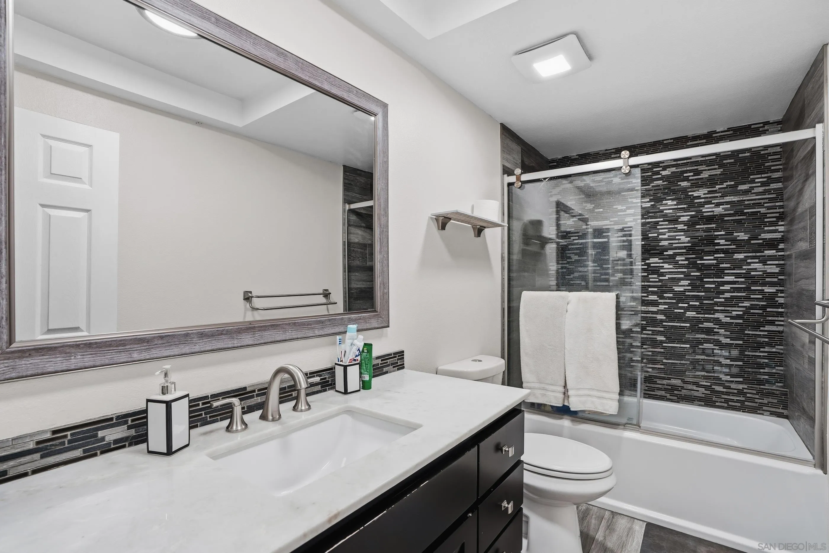 803 Shelter Cove Way