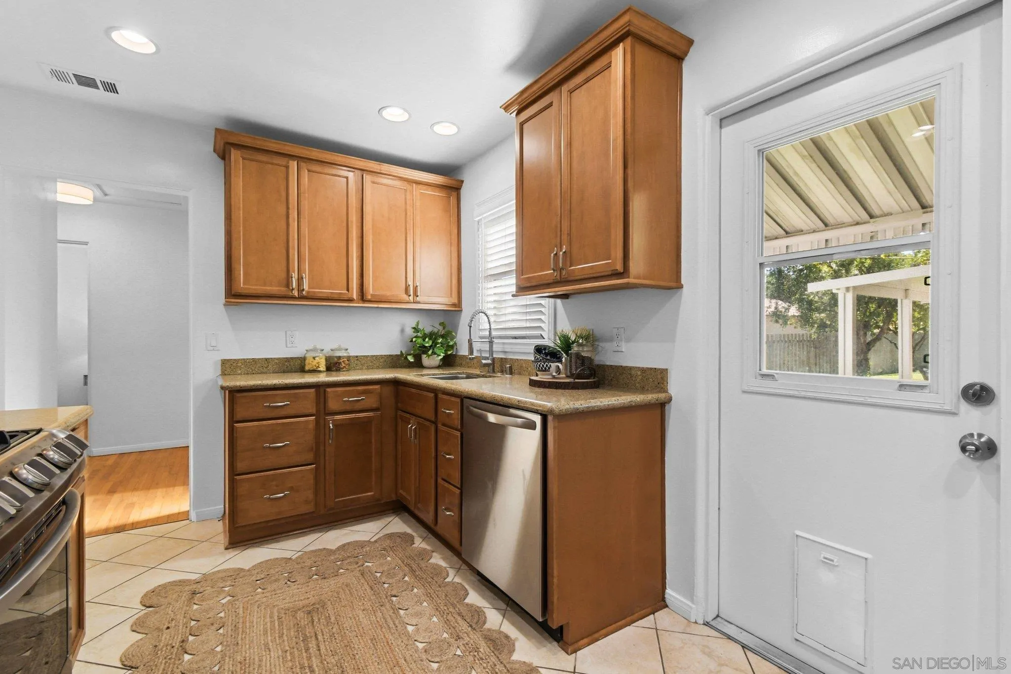 3143 Meadow Grove Dr