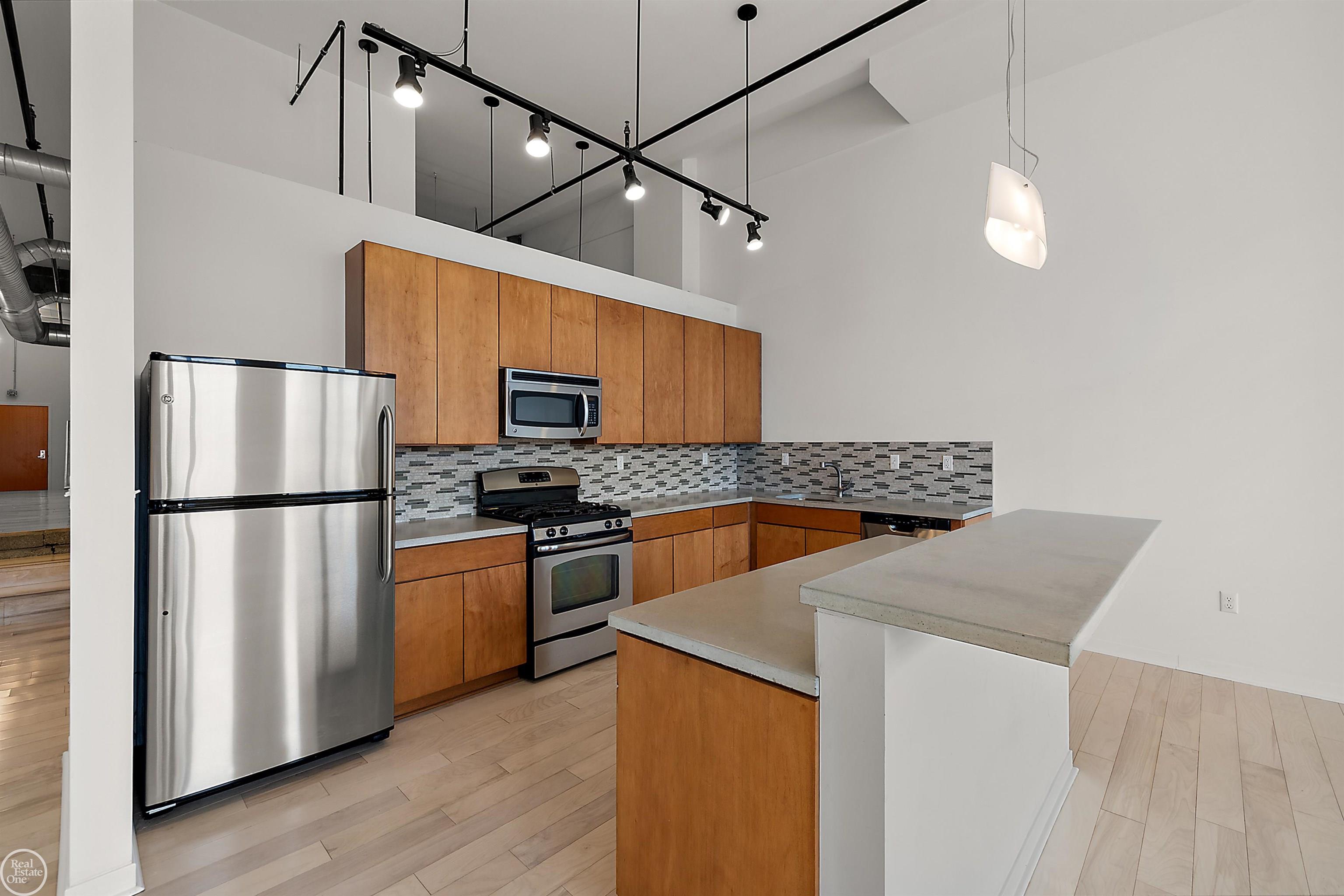 444 W Willis St Unit#89/205 Street Unit: Unit#89/205