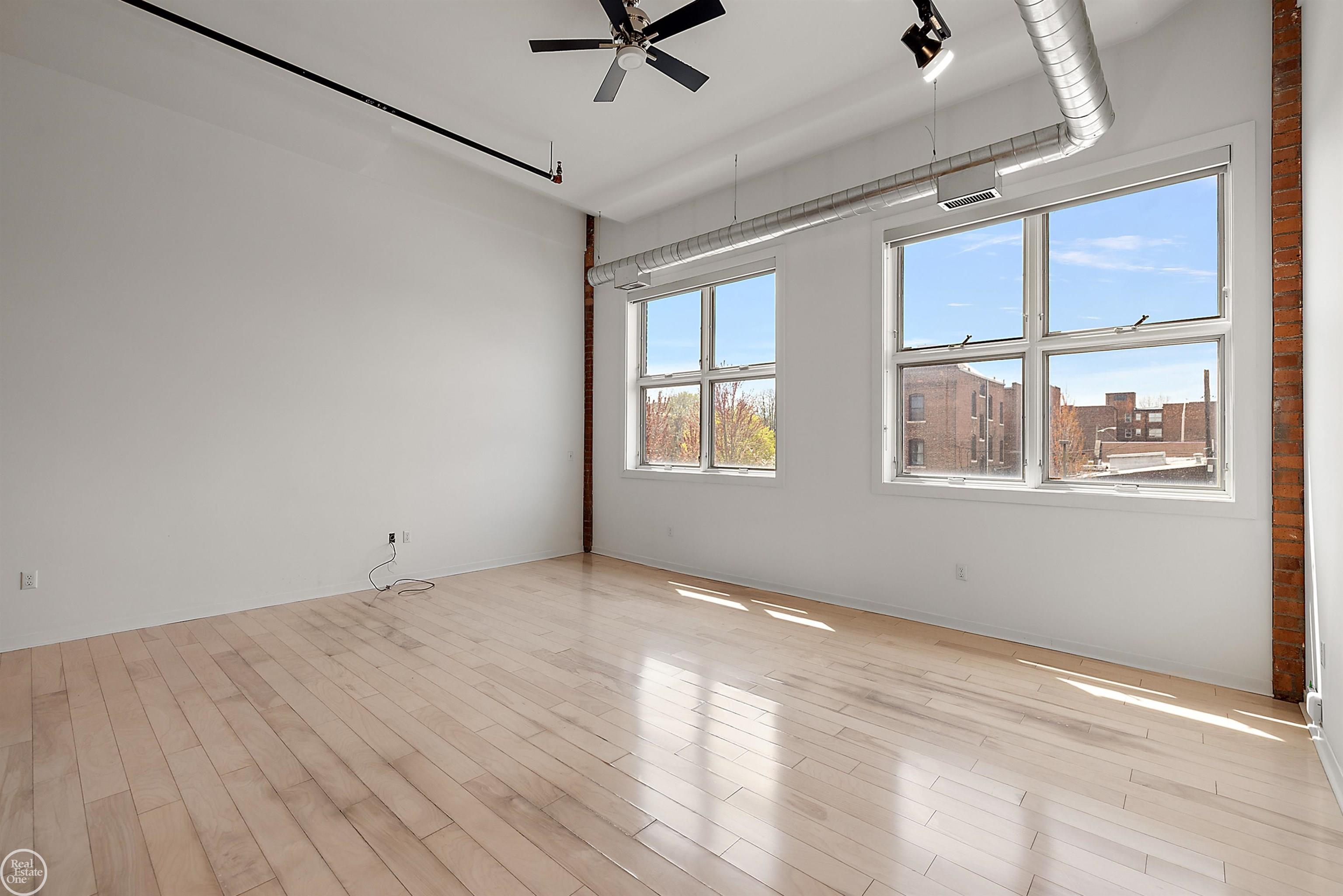 444 W Willis St Unit#89/205 Street Unit: Unit#89/205