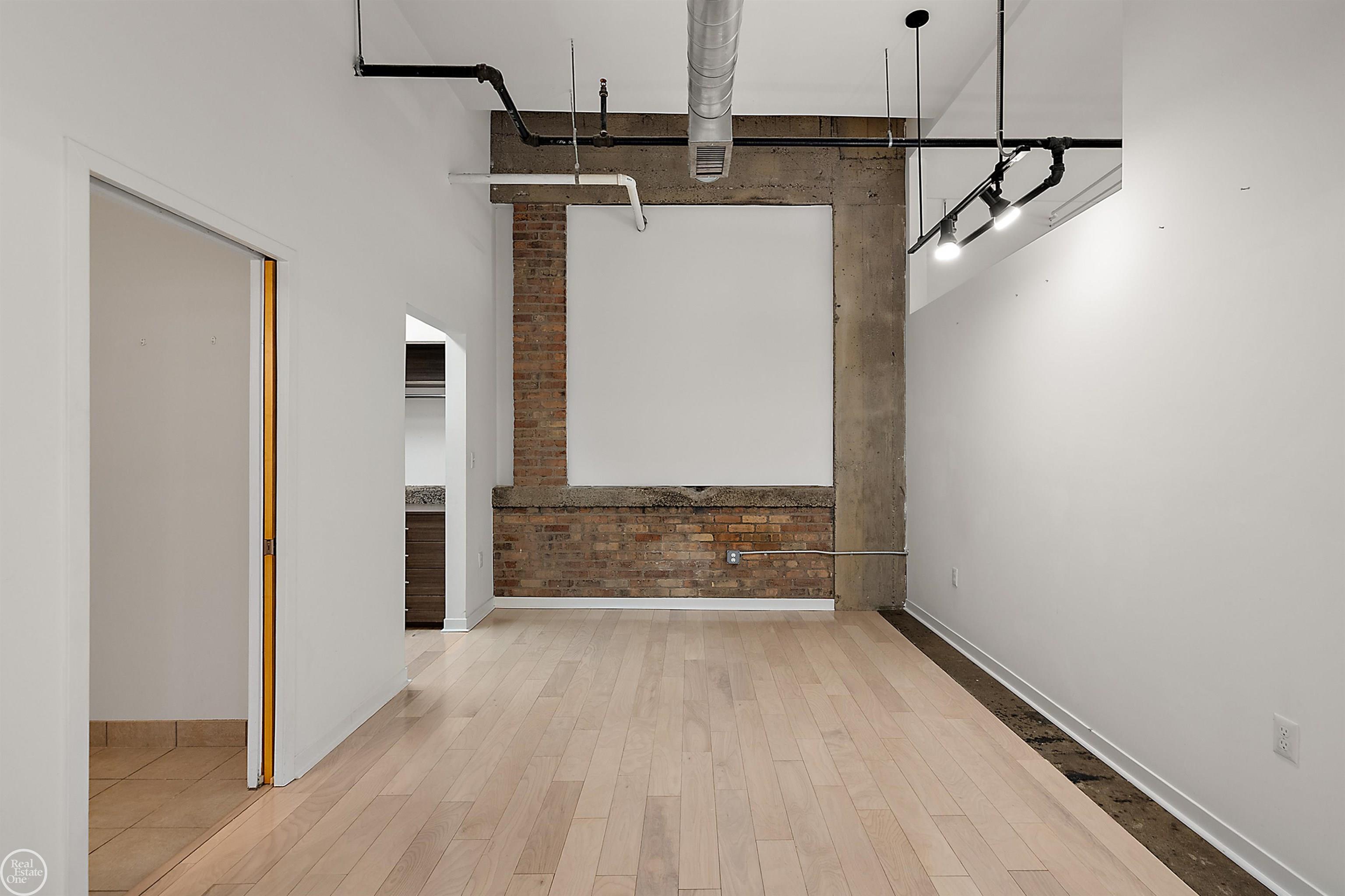 444 W Willis St Unit#89/205 Street Unit: Unit#89/205