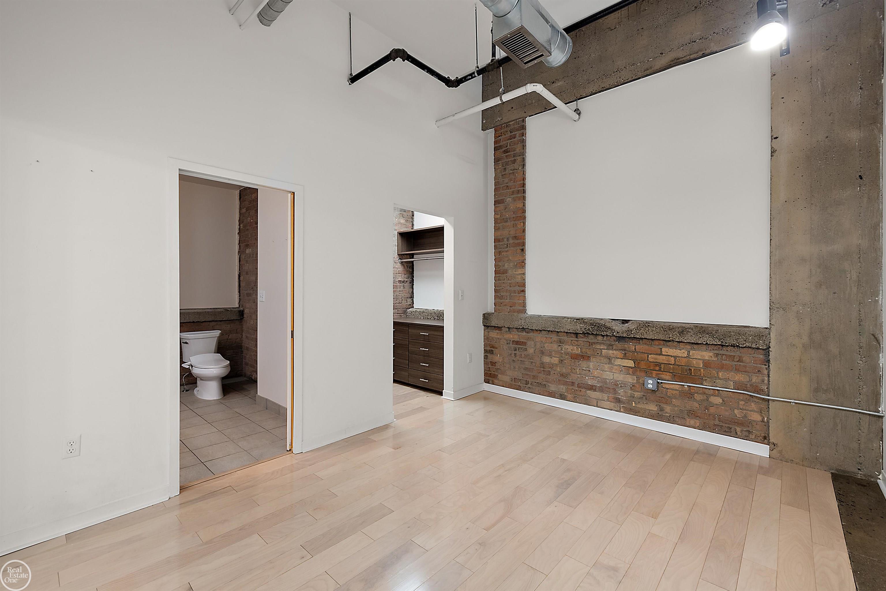 444 W Willis St Unit#89/205 Street Unit: Unit#89/205