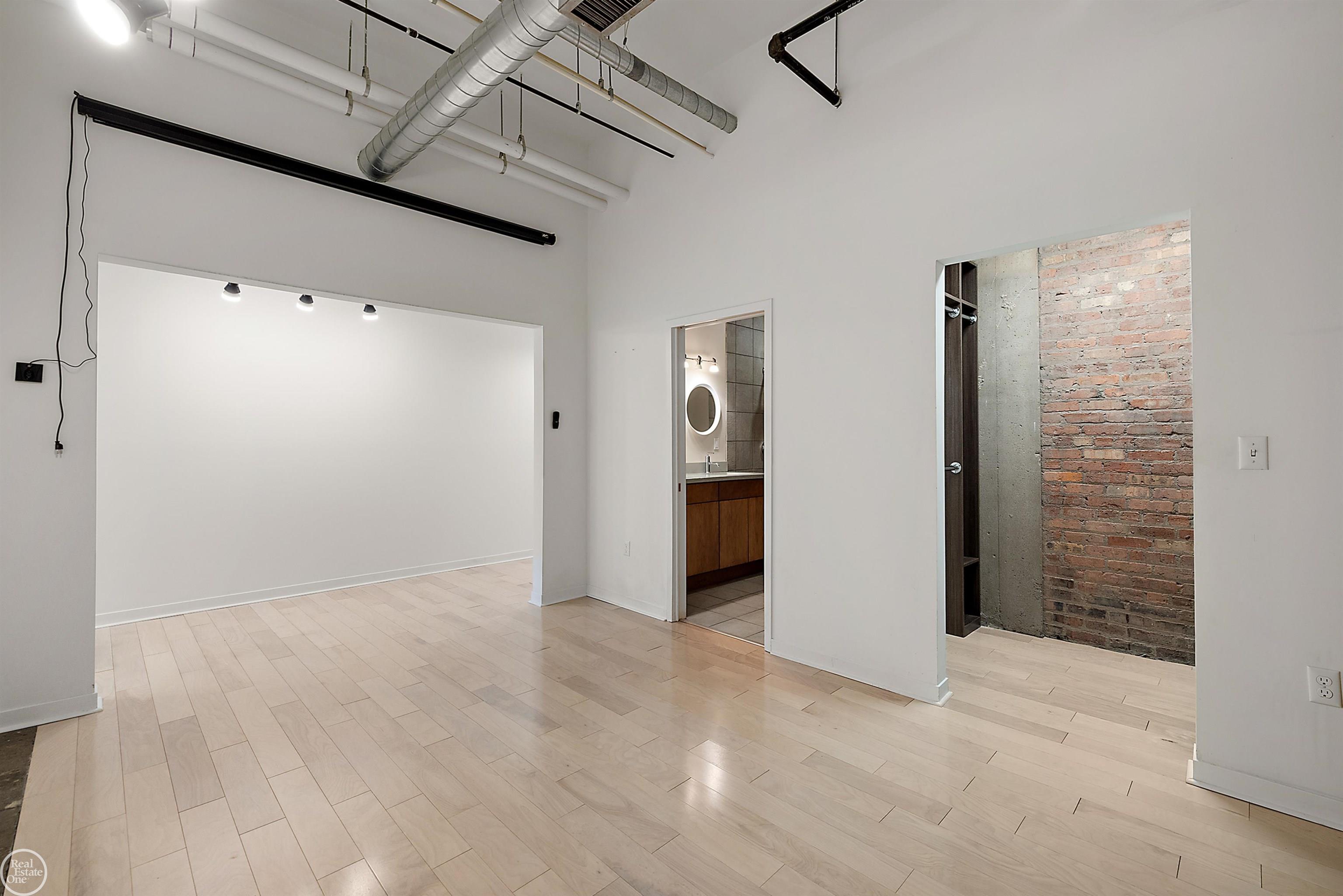 444 W Willis St Unit#89/205 Street Unit: Unit#89/205