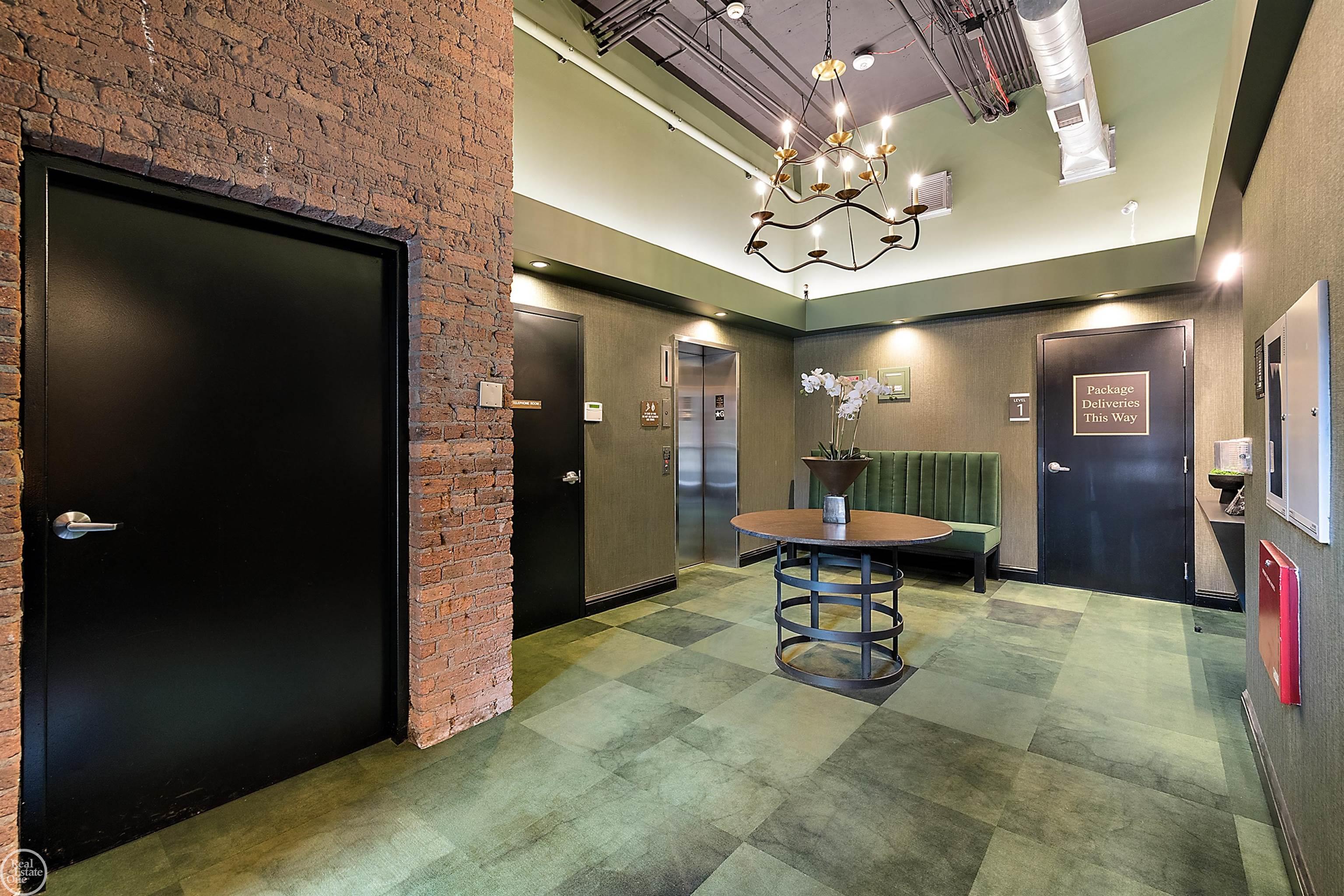 444 W Willis St Unit#89/205 Street Unit: Unit#89/205
