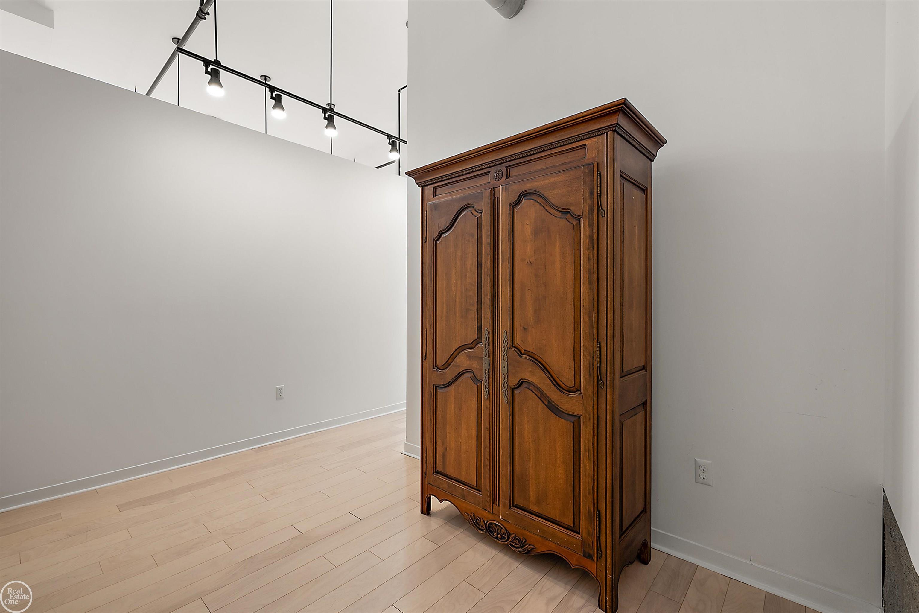 444 W Willis St Unit#89/205 Street Unit: Unit#89/205