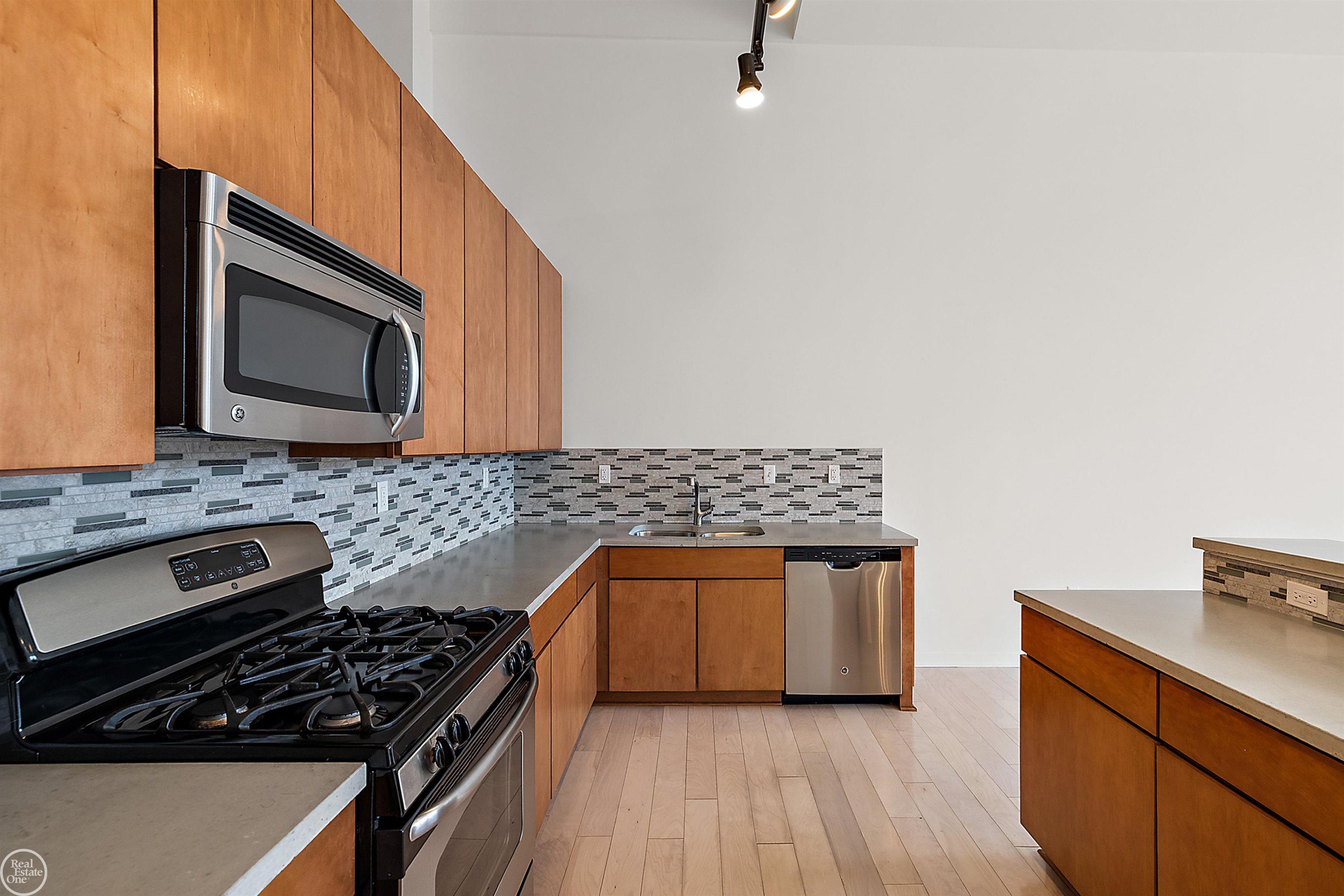 444 W Willis St Unit#89/205 Street Unit: Unit#89/205
