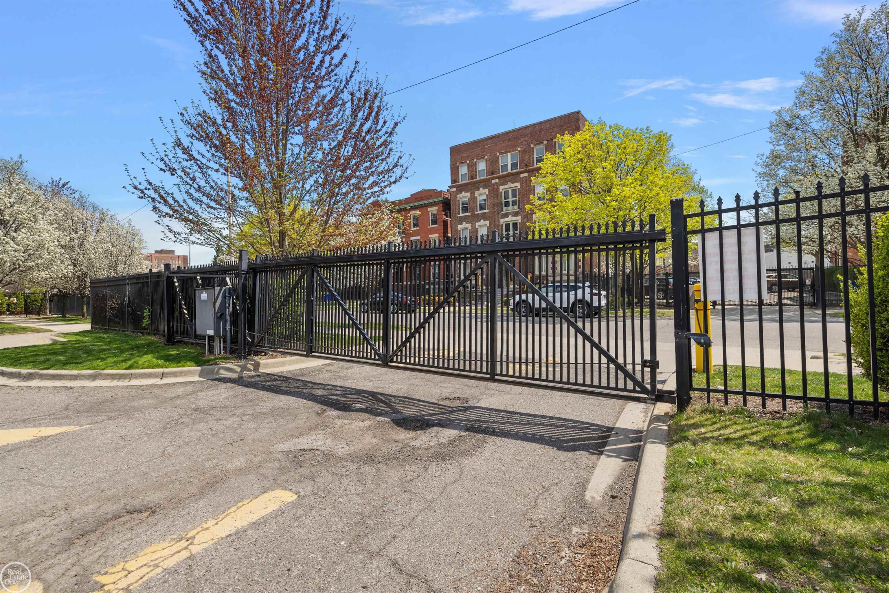 444 W Willis St Unit#89/205 Street Unit: Unit#89/205