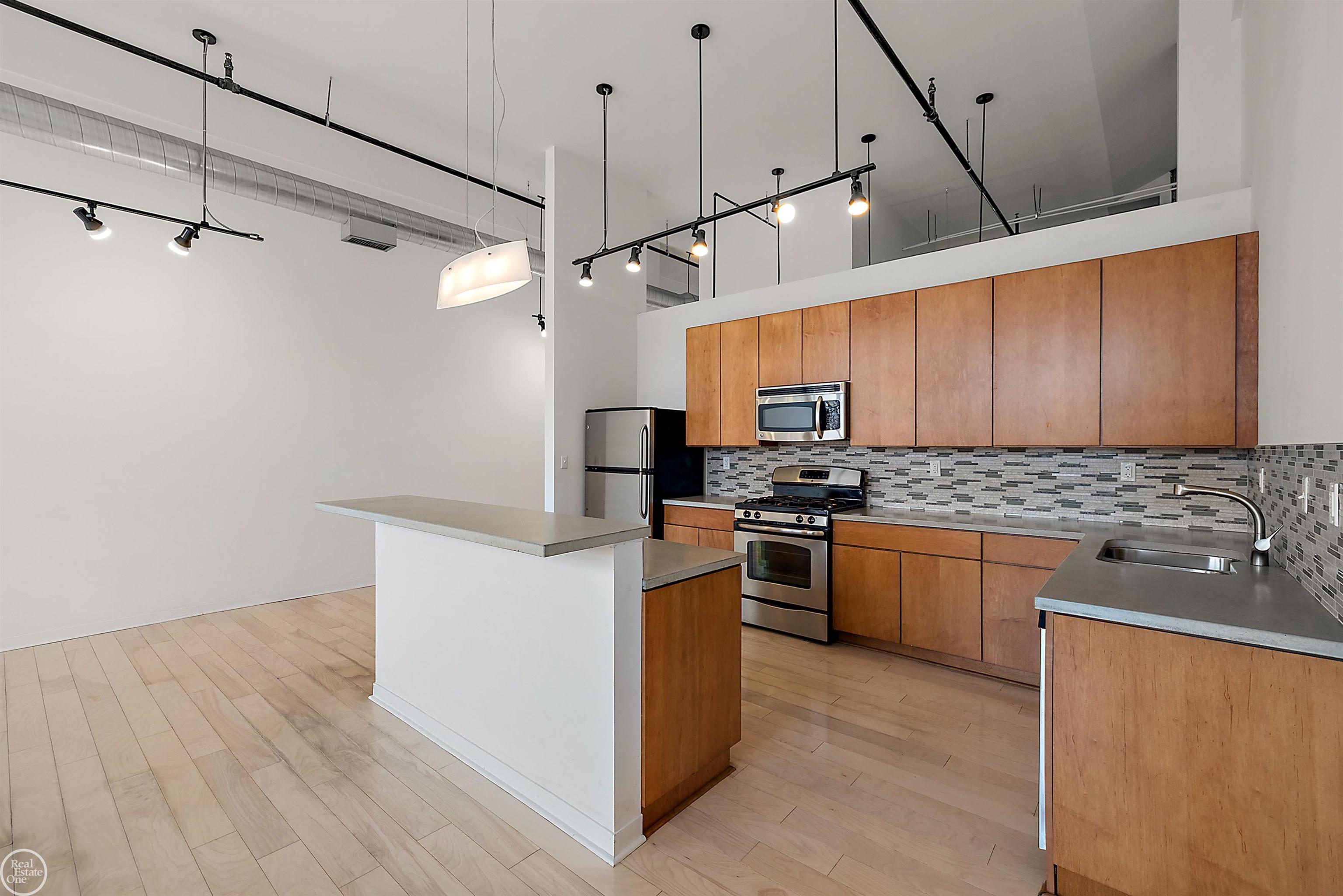 444 W Willis St Unit#89/205 Street Unit: Unit#89/205