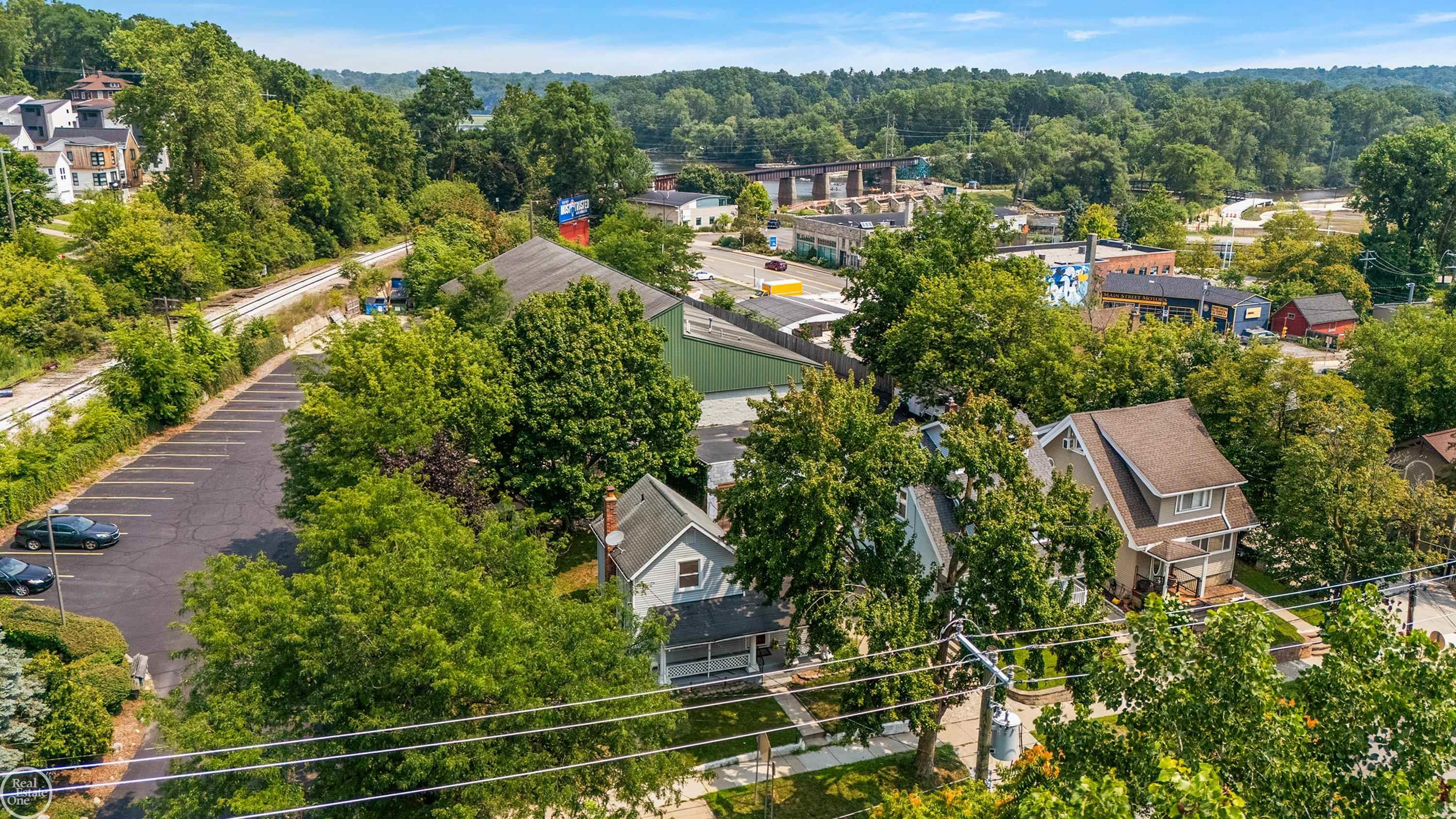 118 W Summit Street