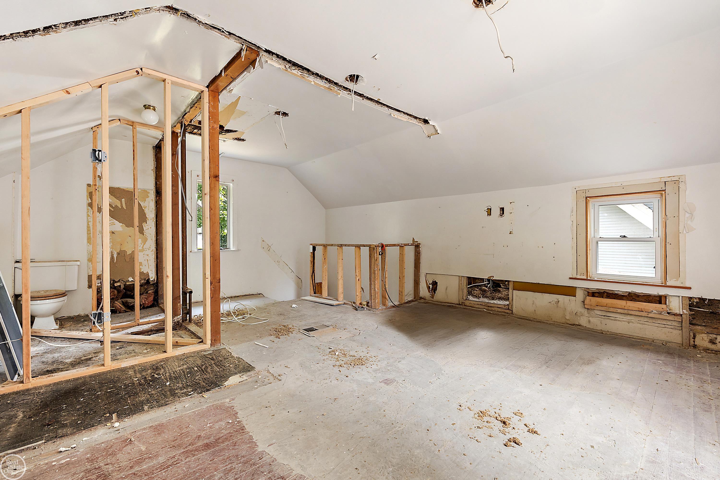 118 W Summit Street
