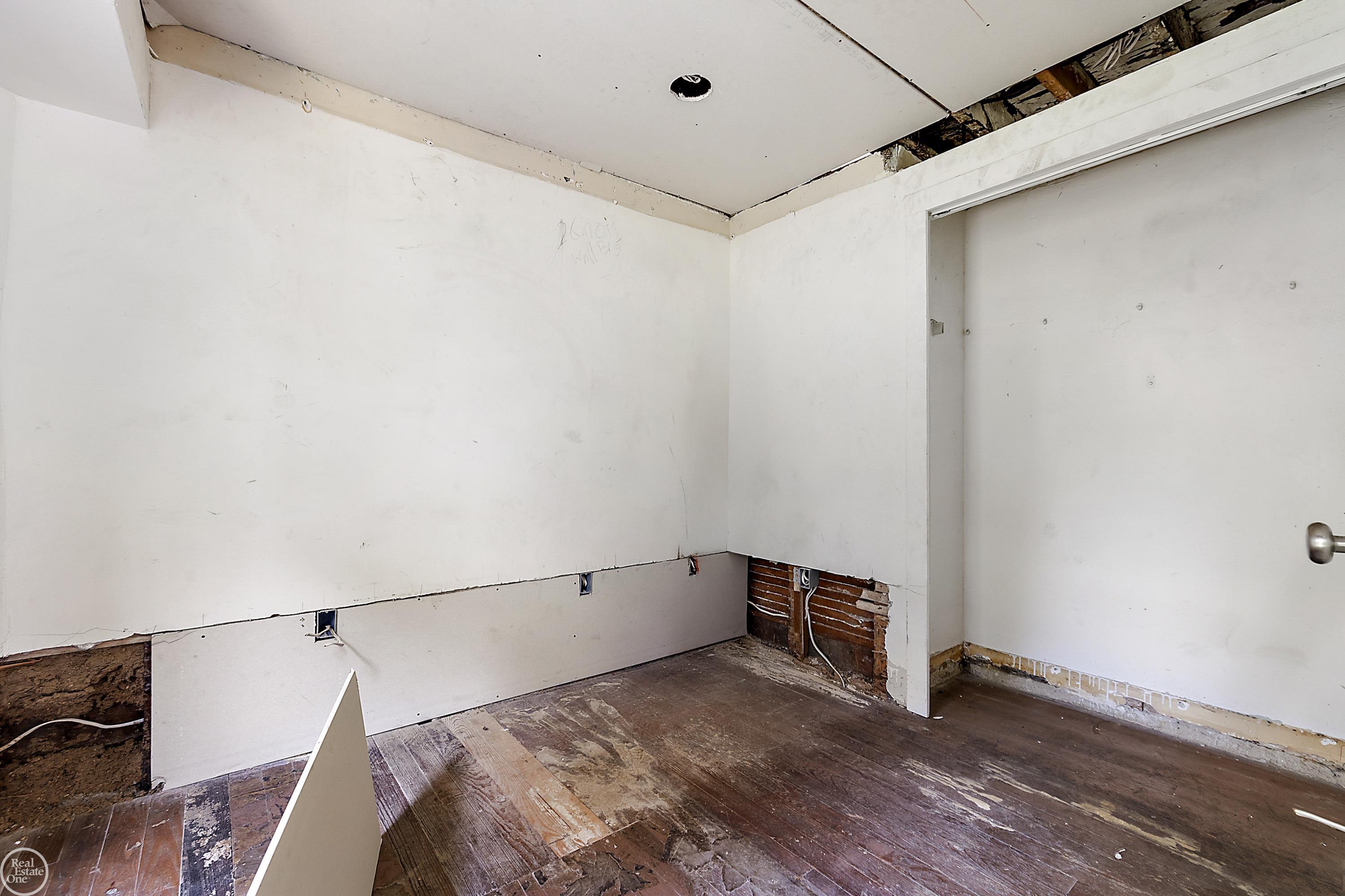 118 W Summit Street