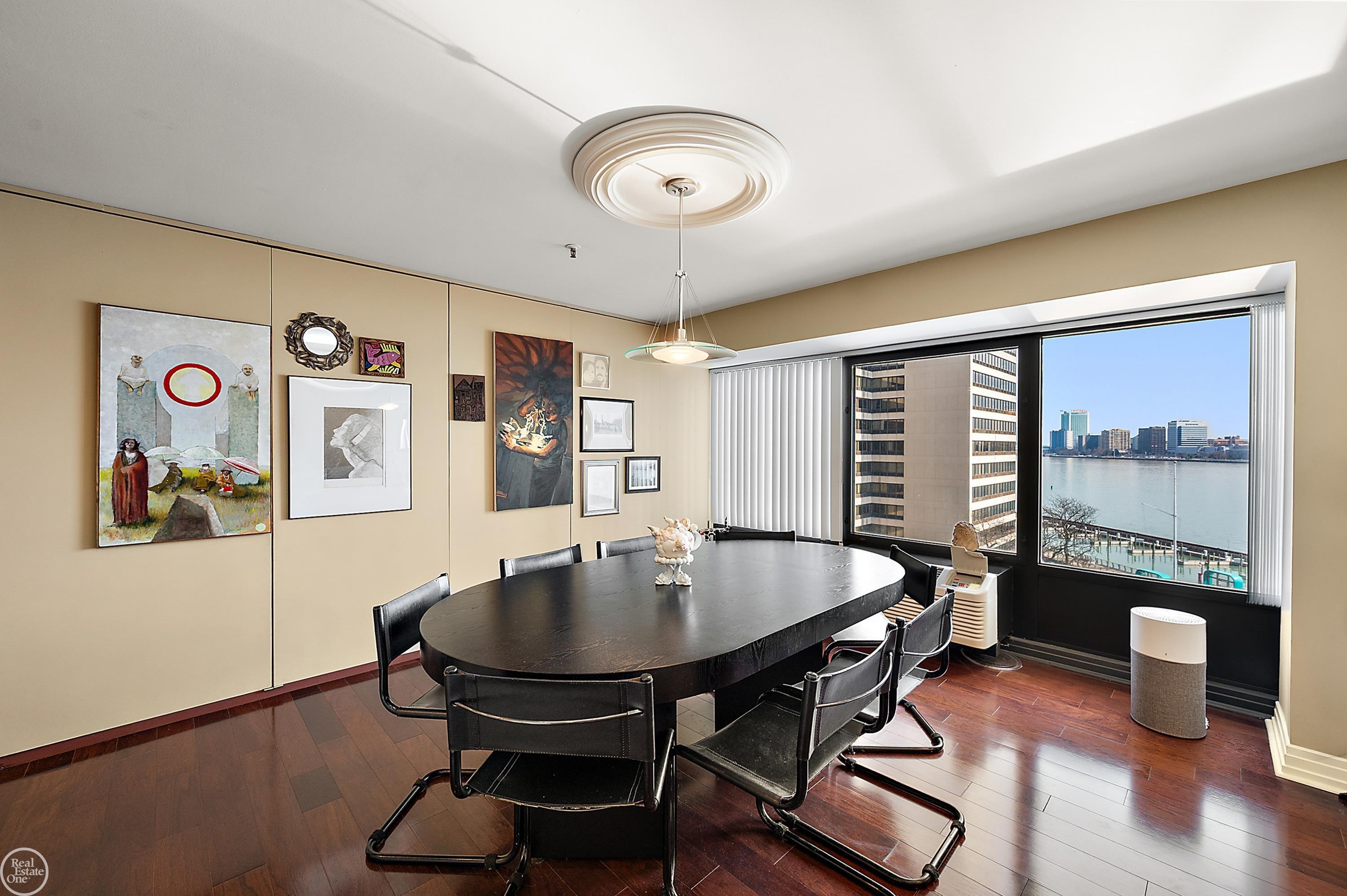 1001 W Jefferson Unit 7b Avenue Bldg 300