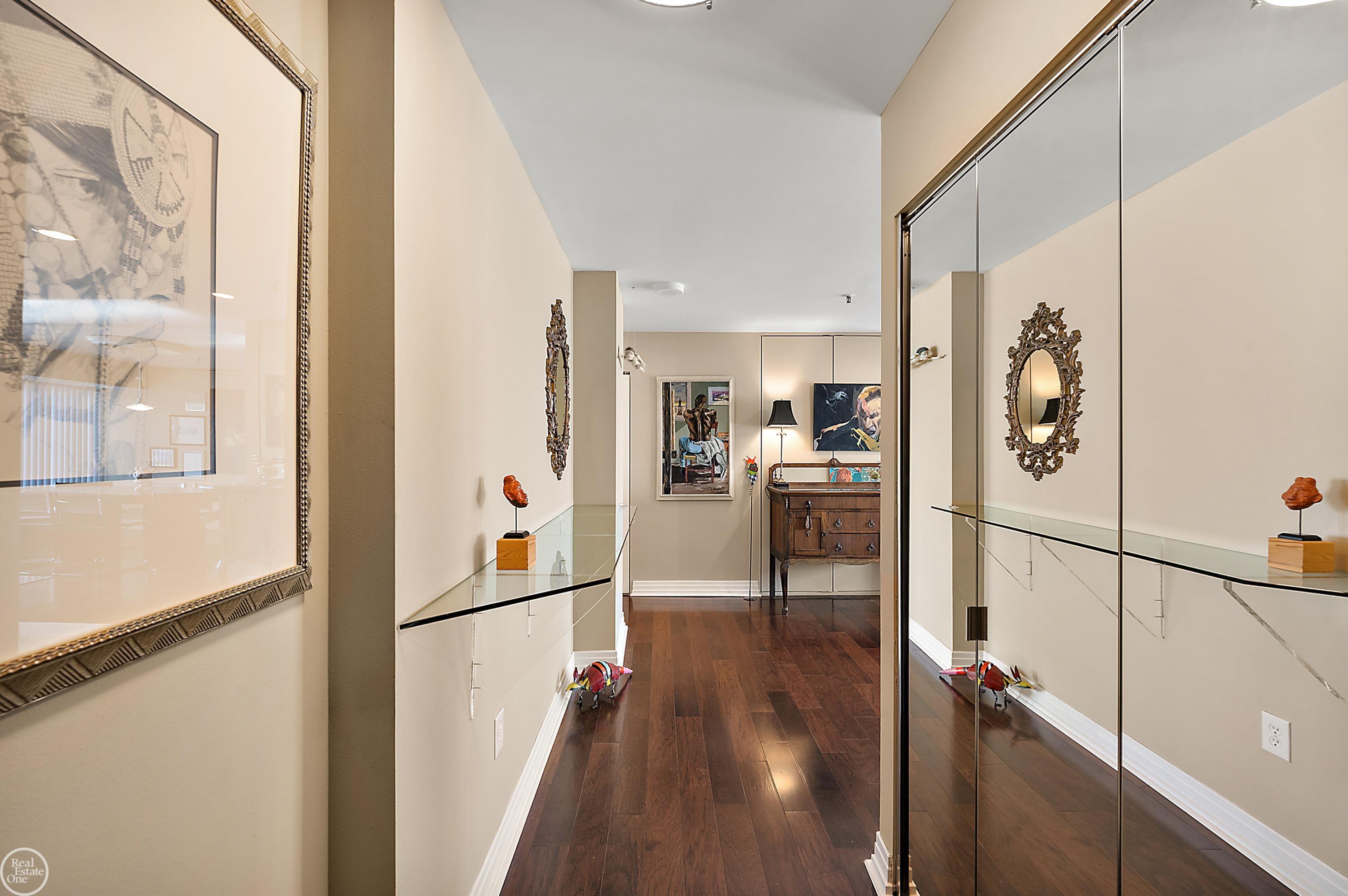 1001 W Jefferson Unit 7b Avenue Bldg 300