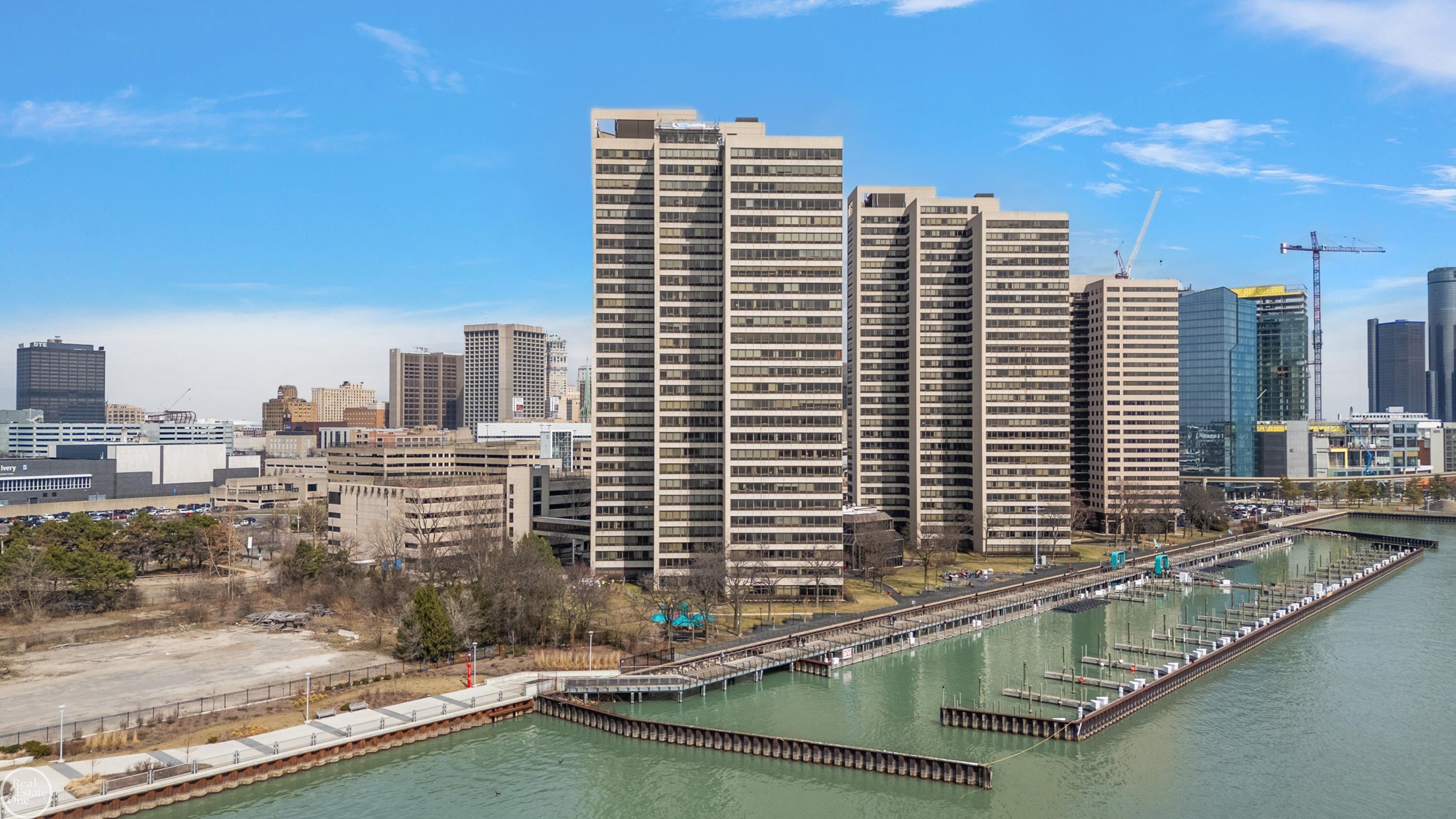 1001 W Jefferson Unit 7b Avenue Bldg 300