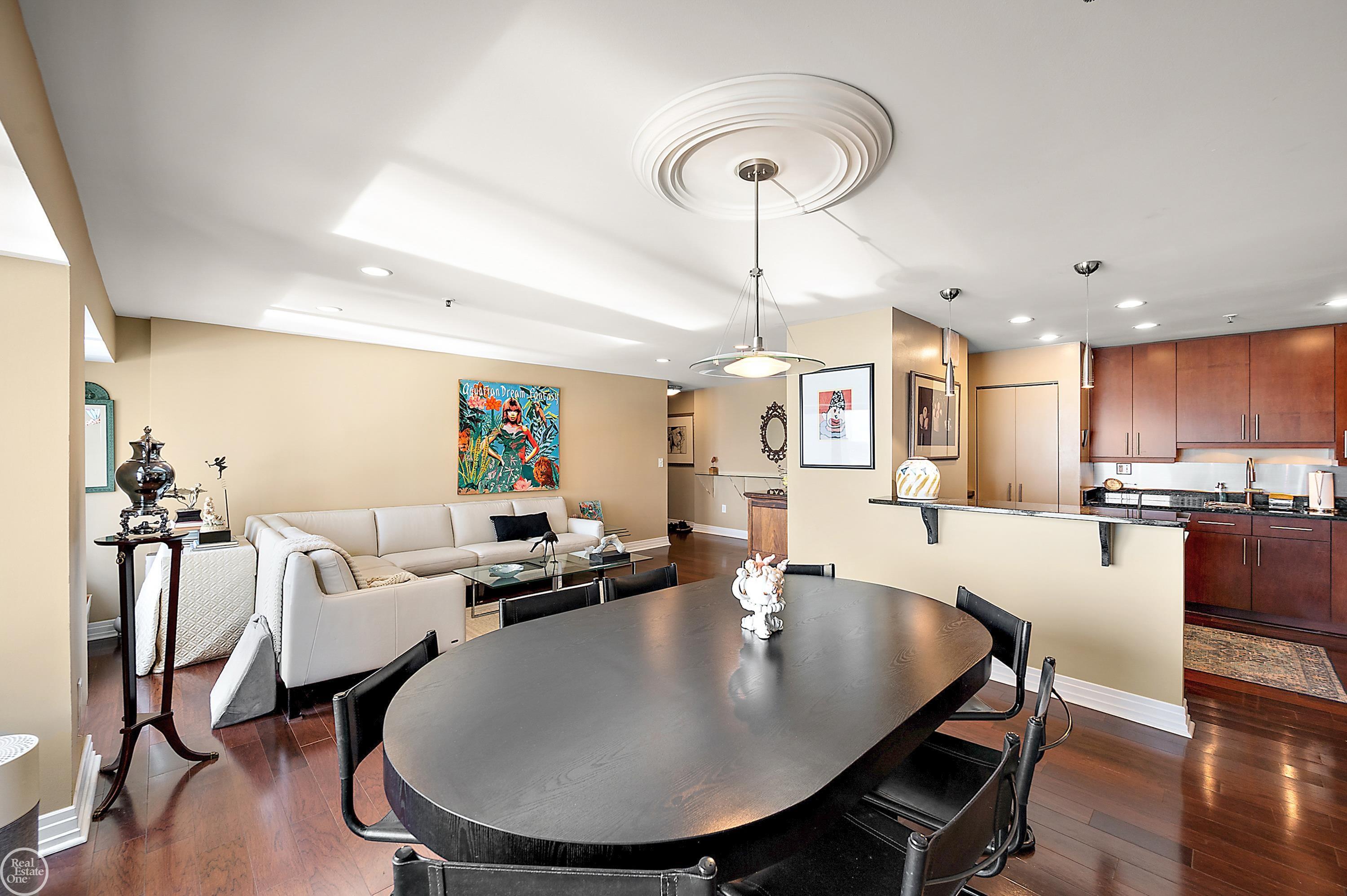 1001 W Jefferson Unit 7b Avenue Bldg 300