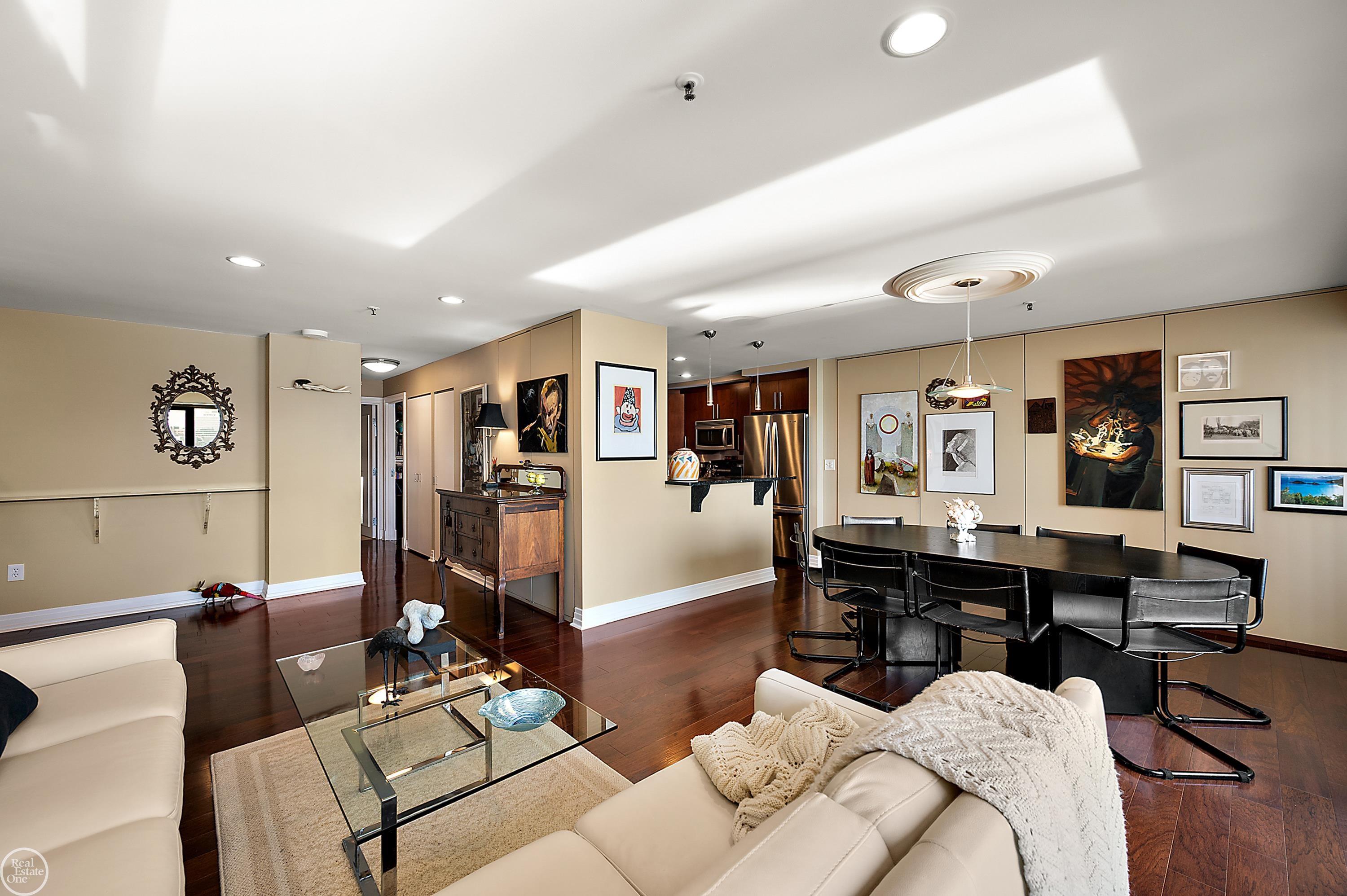 1001 W Jefferson Unit 7b Avenue Bldg 300