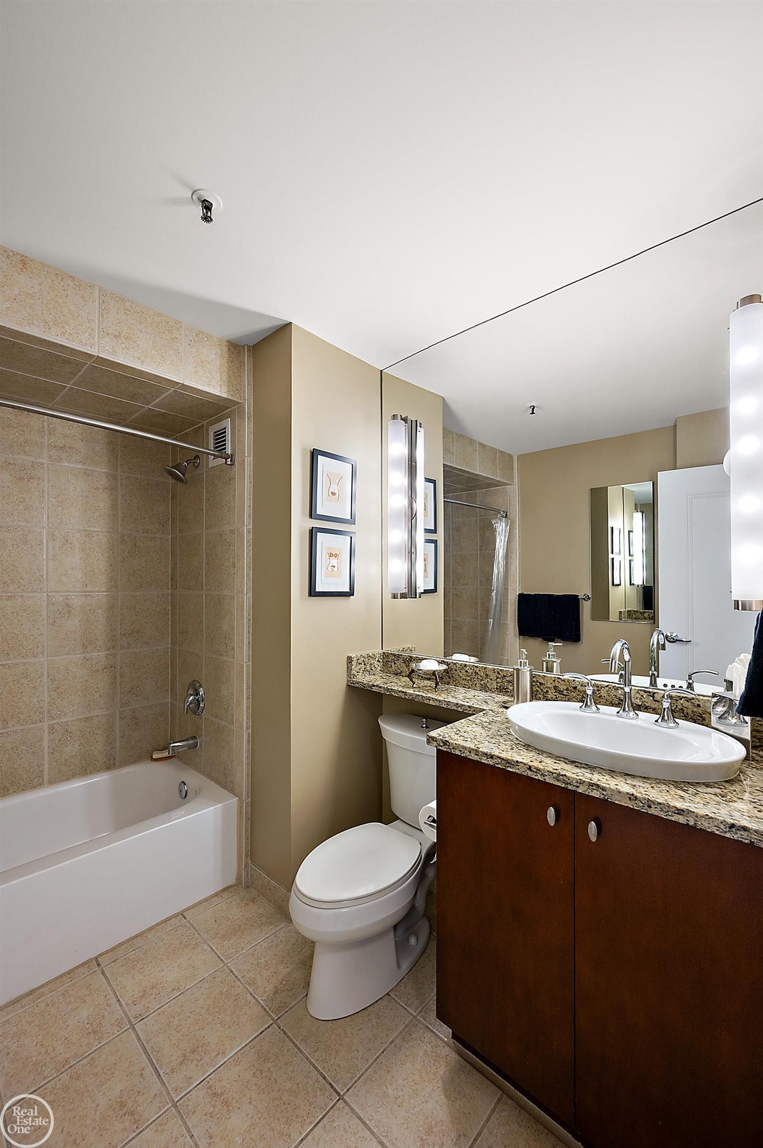 1001 W Jefferson Unit 7b Avenue Bldg 300