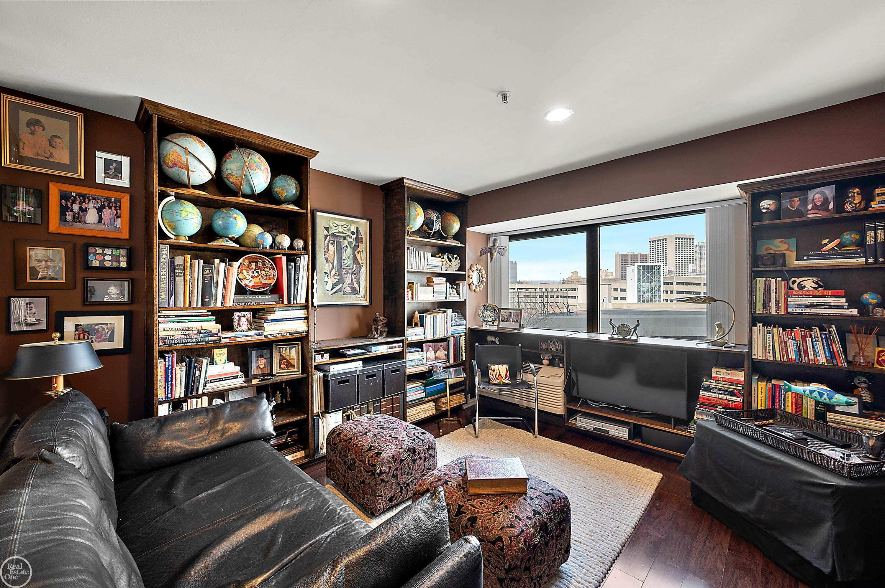 1001 W Jefferson Unit 7b Avenue Bldg 300