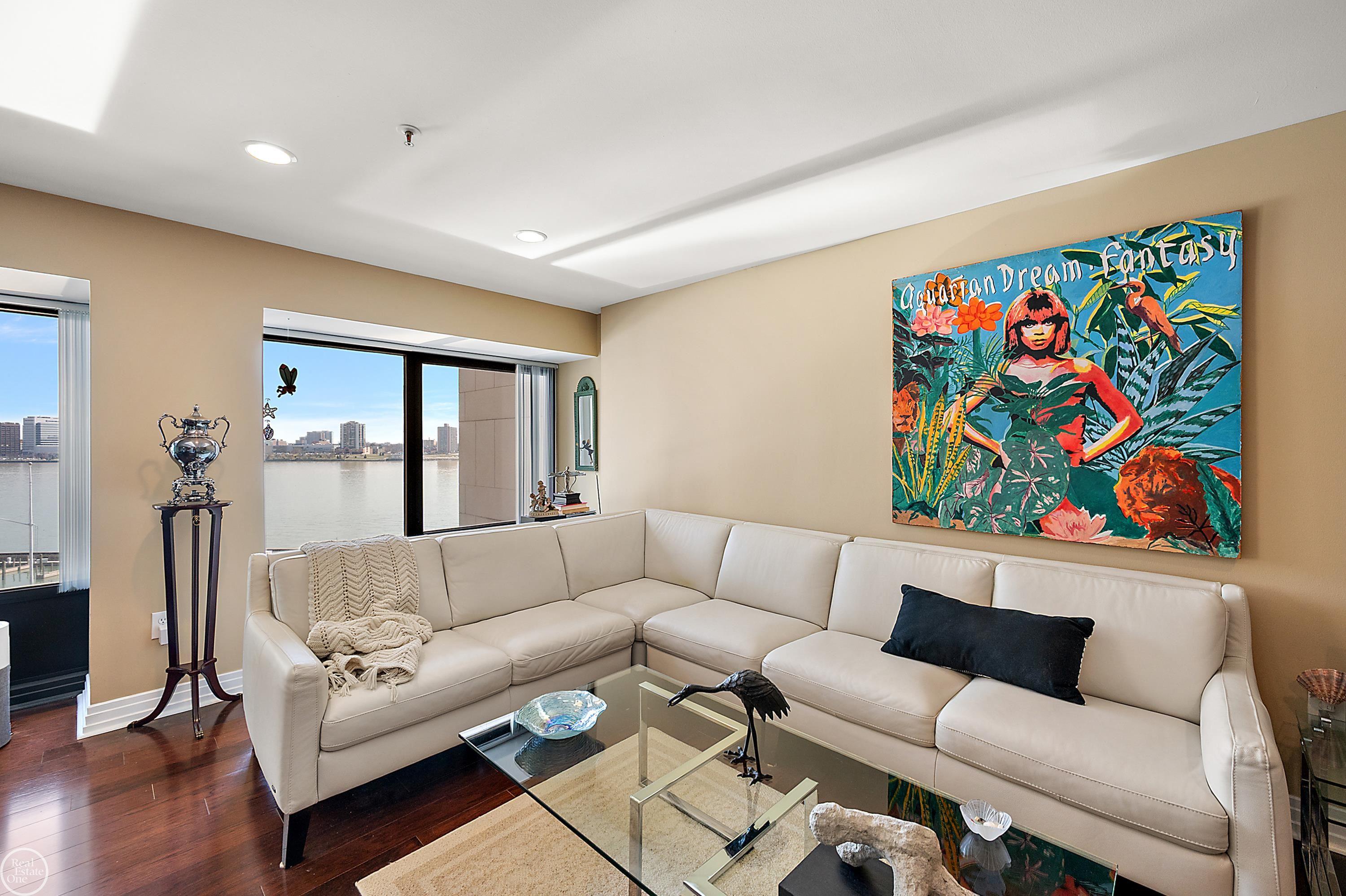 1001 W Jefferson Unit 7b Avenue Bldg 300