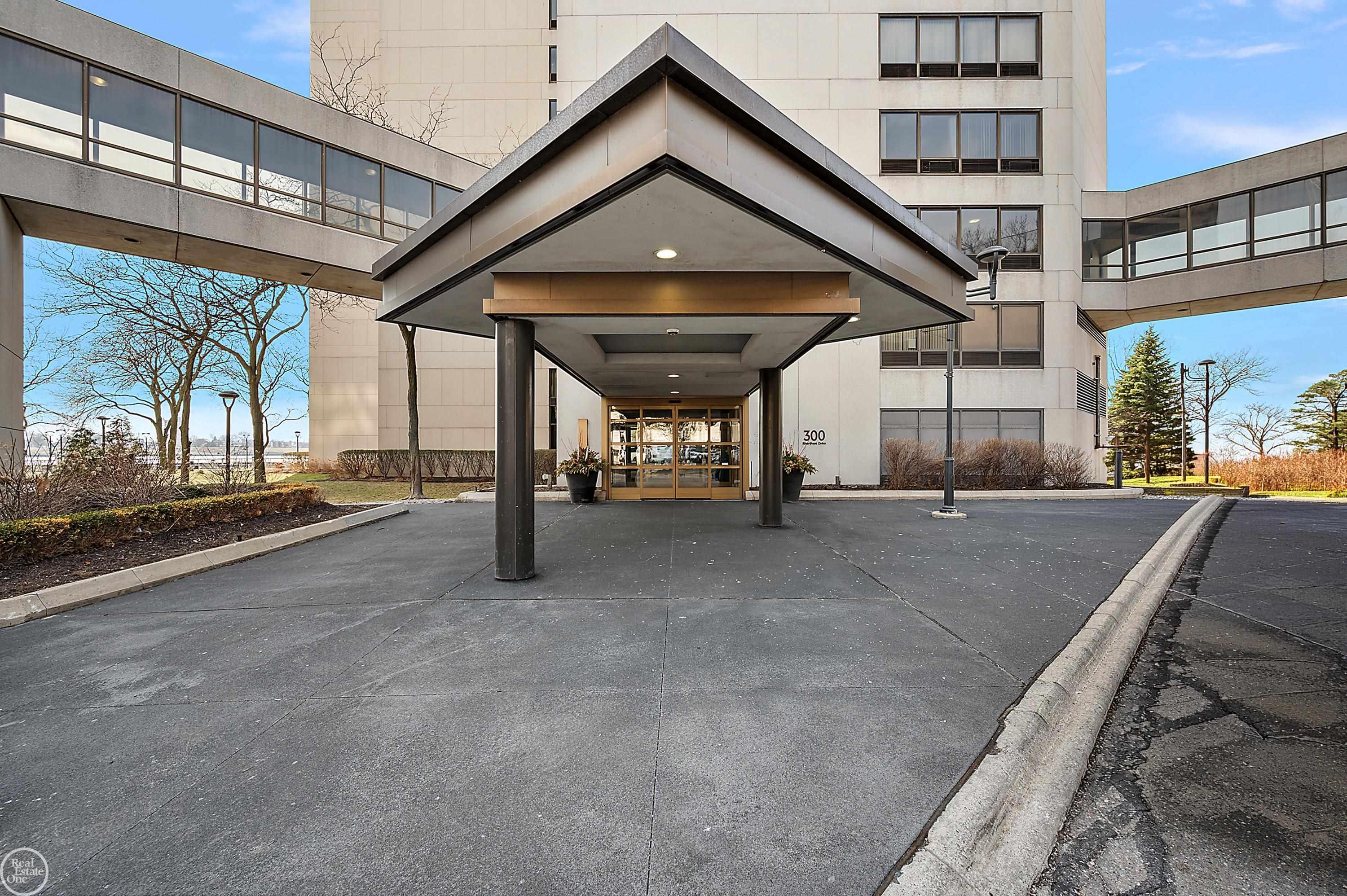 1001 W Jefferson Unit 7b Avenue Bldg 300