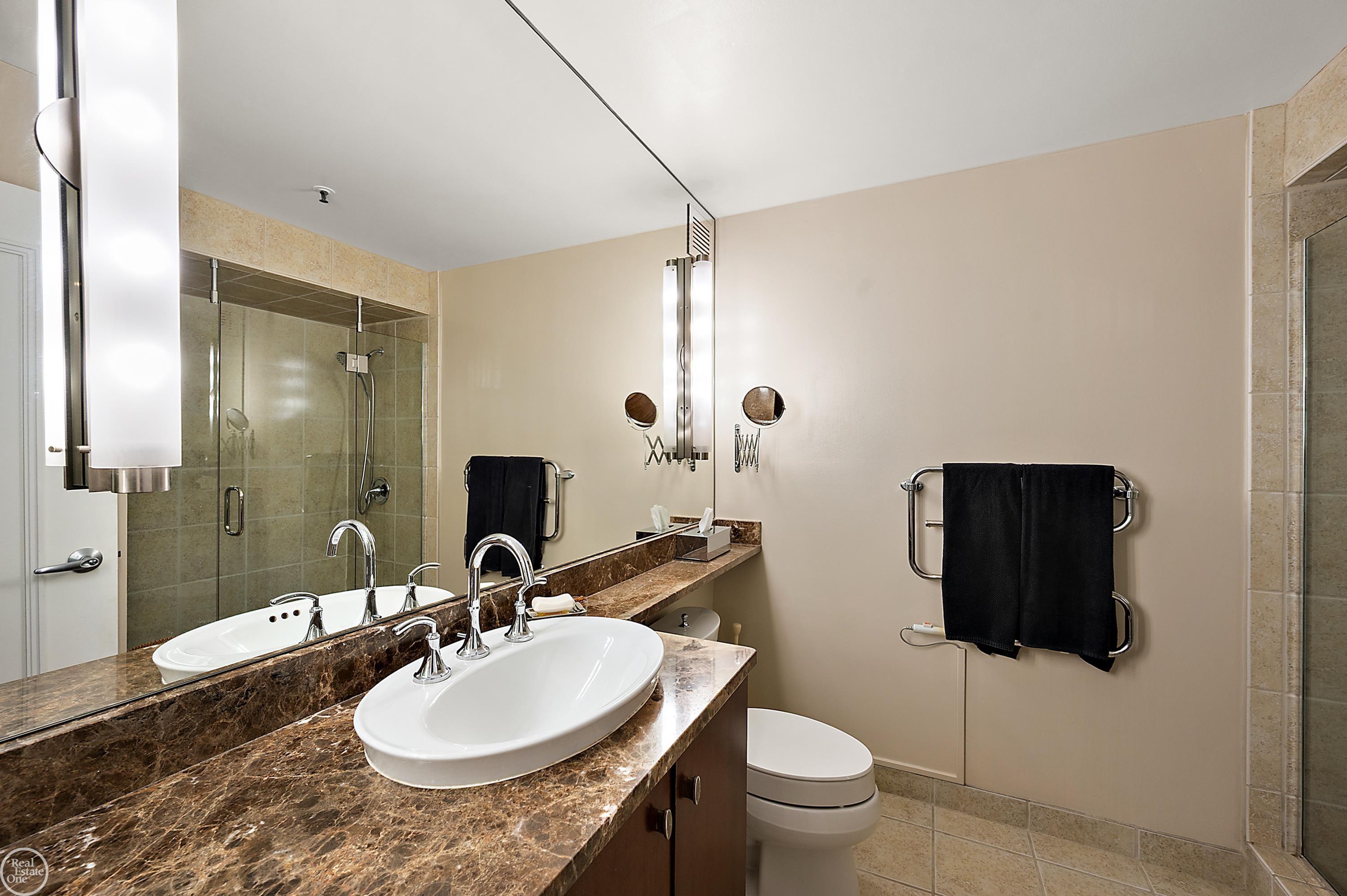 1001 W Jefferson Unit 7b Avenue Bldg 300