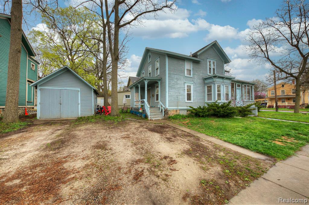 219 Ballard