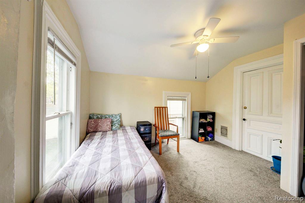 219 Ballard