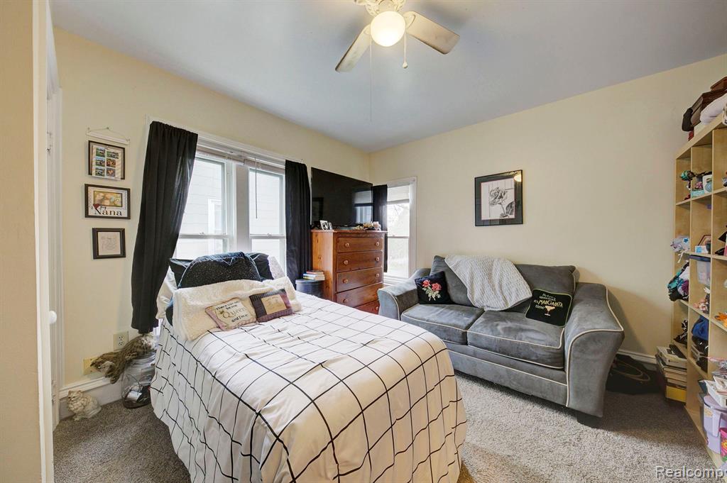 219 Ballard