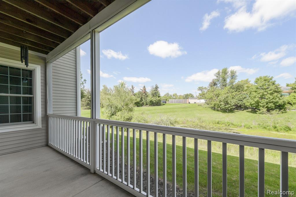 2905 N Knightsbridge