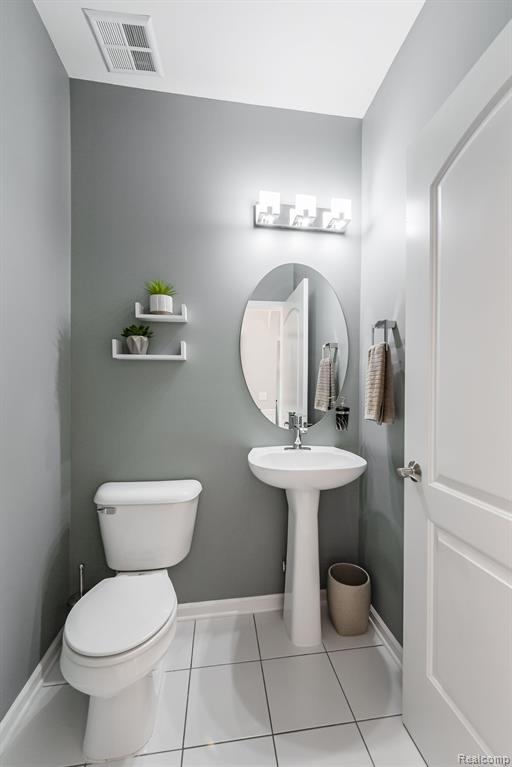 2905 N Knightsbridge