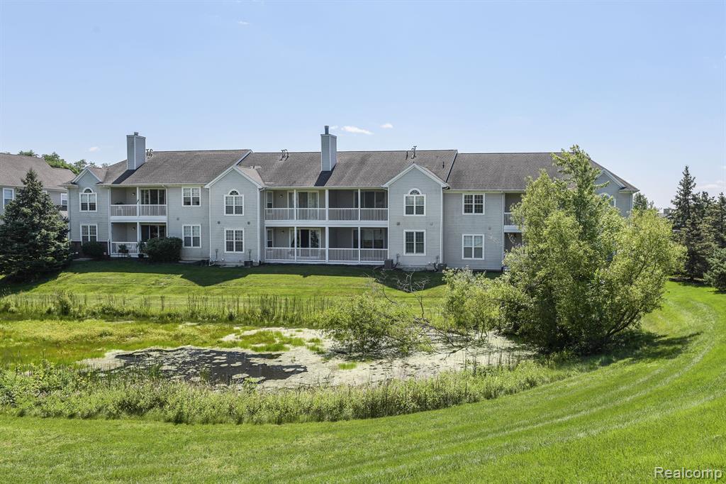 2905 N Knightsbridge