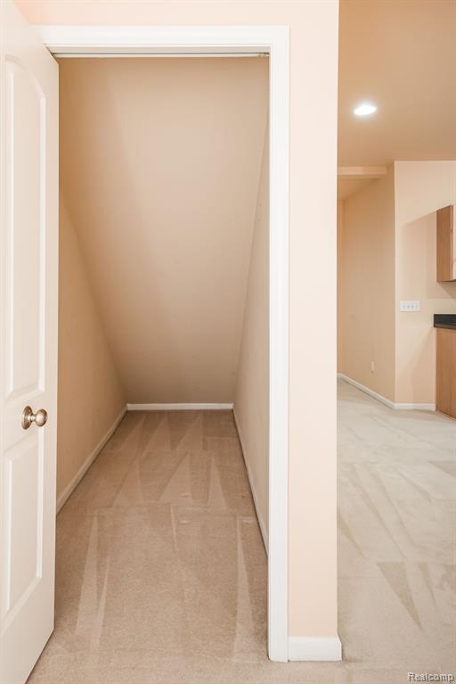 2905 N Knightsbridge