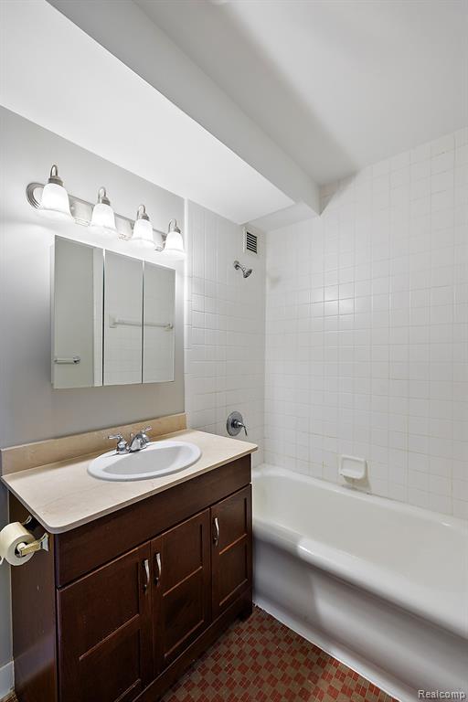 15 E Kirby Street # 322