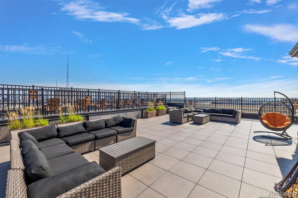 15 E Kirby Street # 322