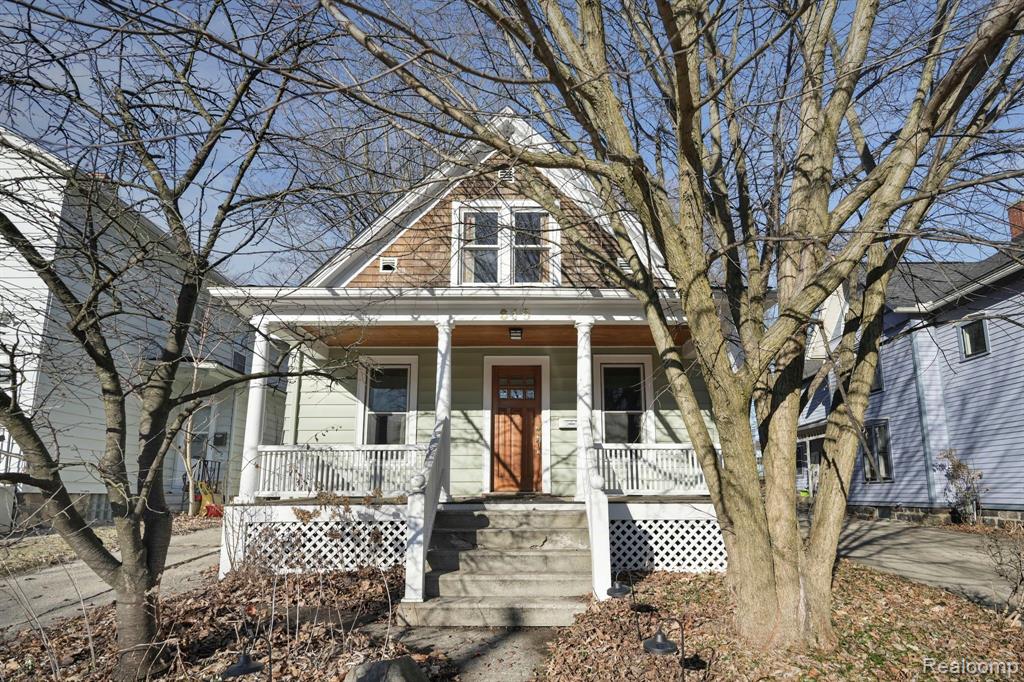 618 S First Street