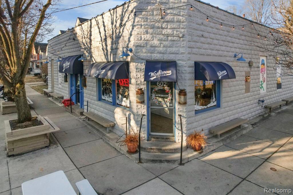 618 S First Street