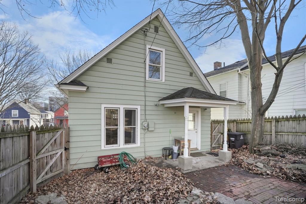 618 S First Street