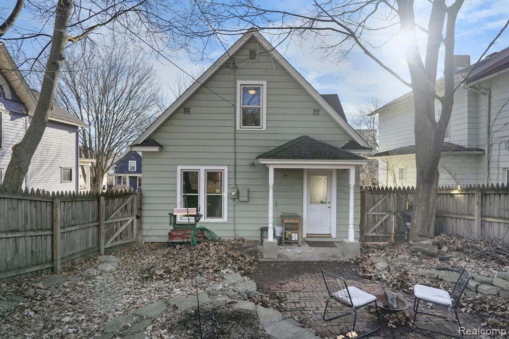 618 S First Street